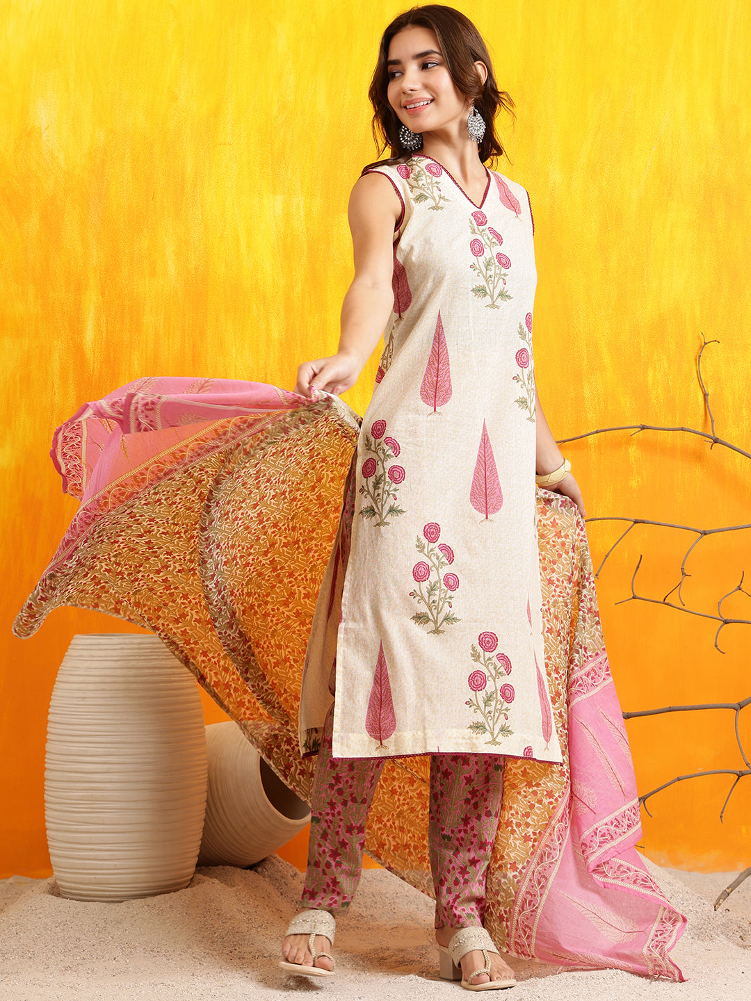 Ethnic Motifs Printed Kurta with Pant & Printed Dupatta