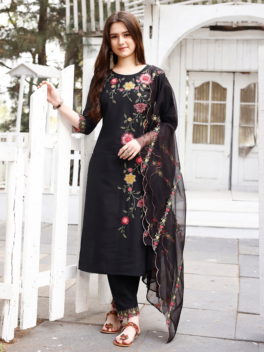 Floral Embroidered Kurta with pant & Premium Organza Embroidered Dupatta Luxury