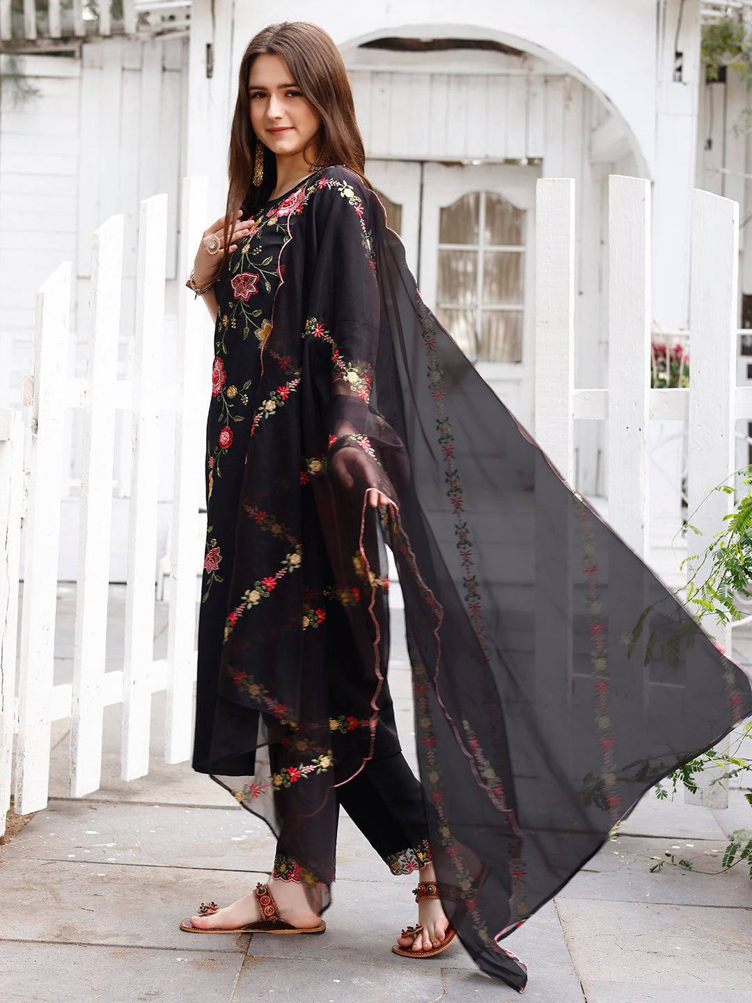 Floral Embroidered Kurta with pant & Premium Organza Embroidered Dupatta Luxury