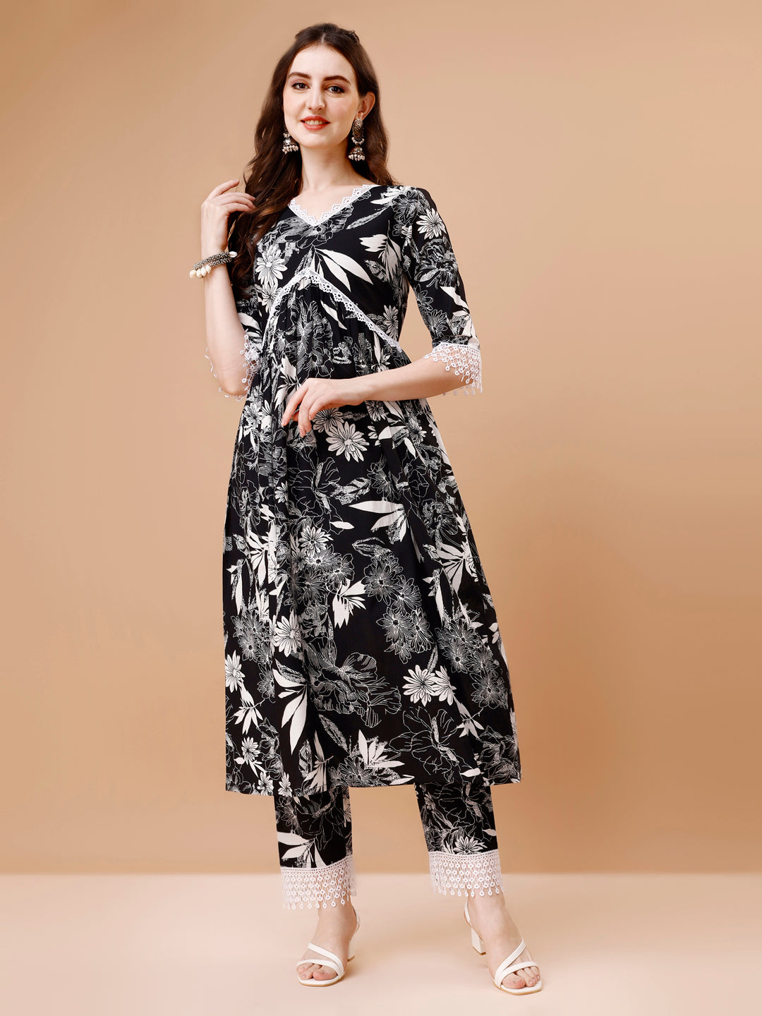 Leaf Printed & Lace Detailed kurta & Pant Set