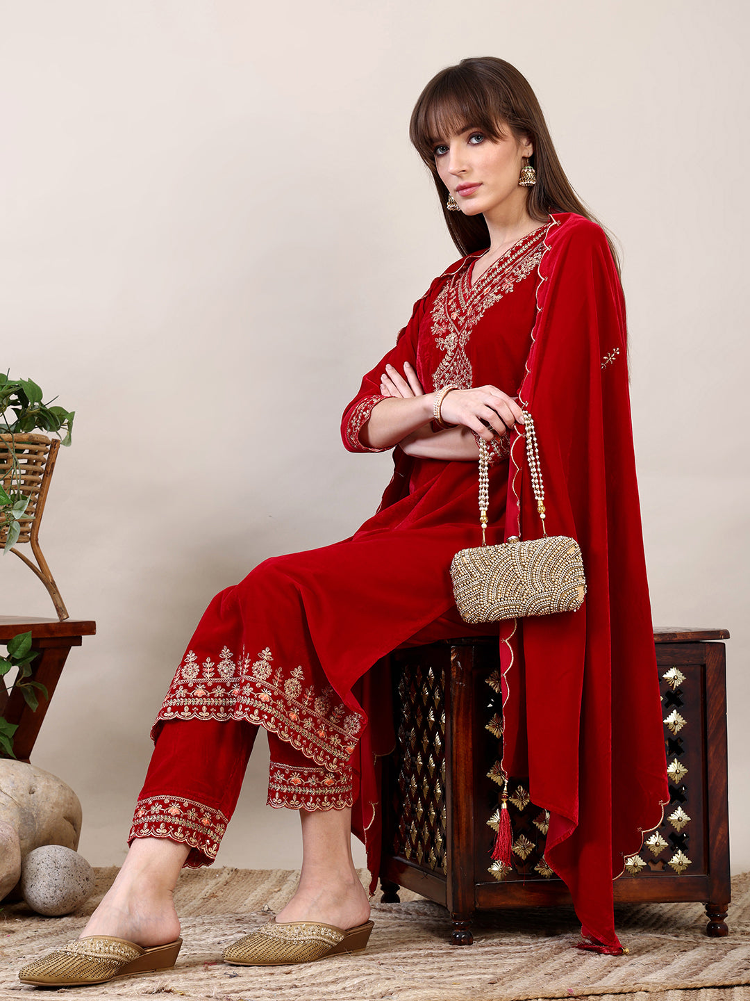 Embroidered Velvet Kurta With pant & Dupatta