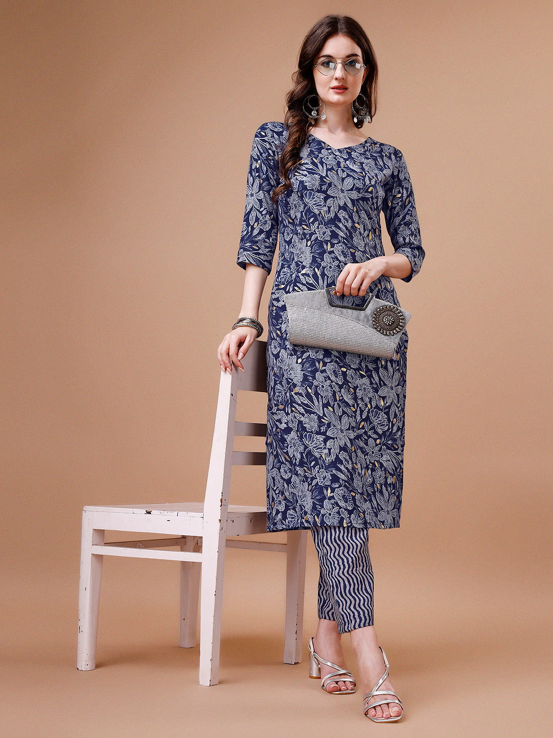 Women Floral printed Casual wear kurta with pant