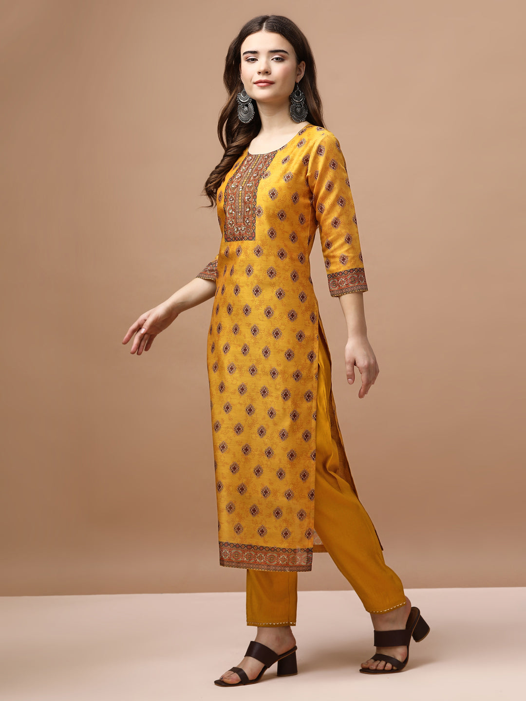 Embroidered & Ethnic motifs printed kurta with pant & dupatta