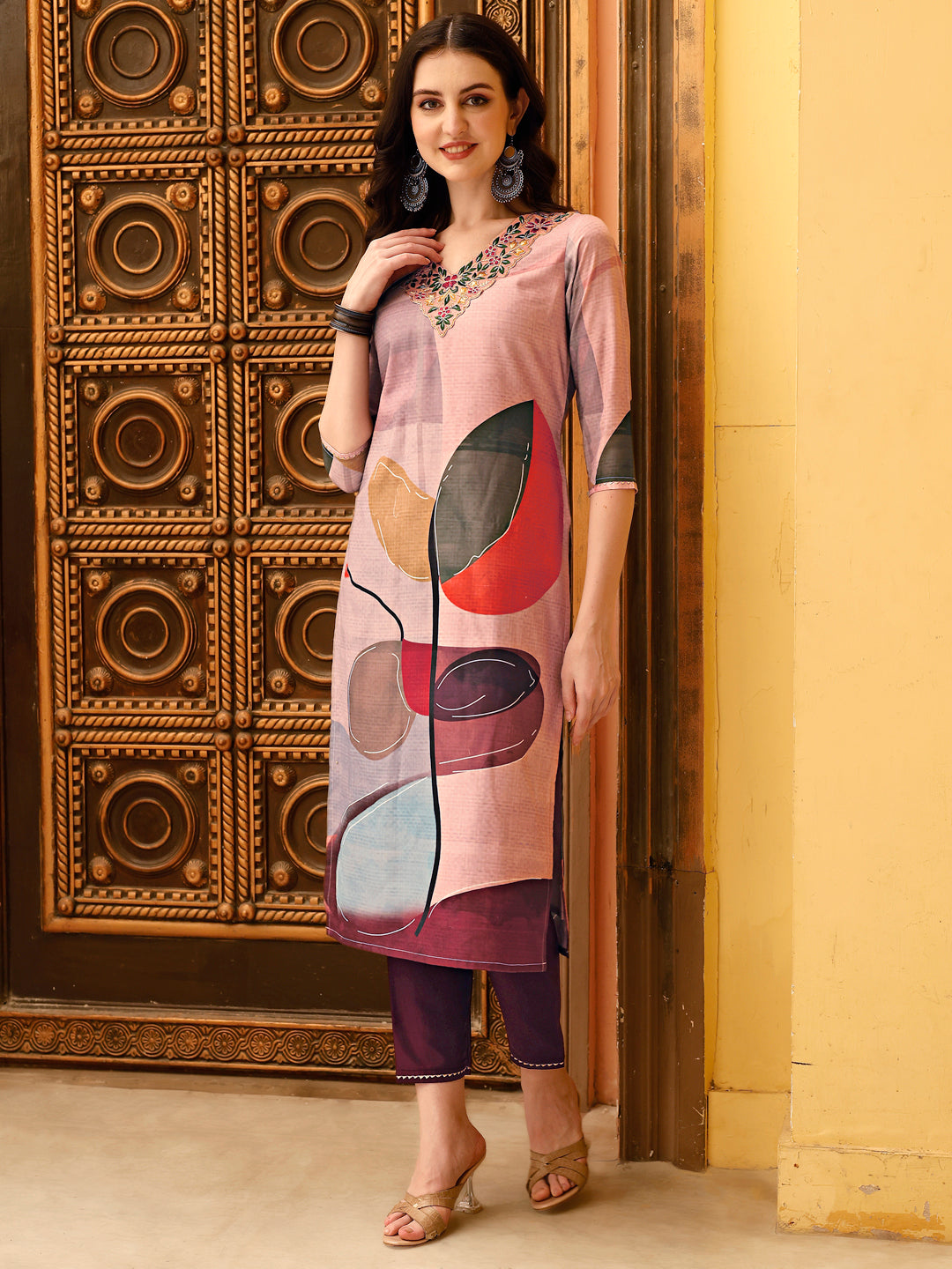 Embroidered & Floral Printed Kurta with Pant & Printed Dupatta premium