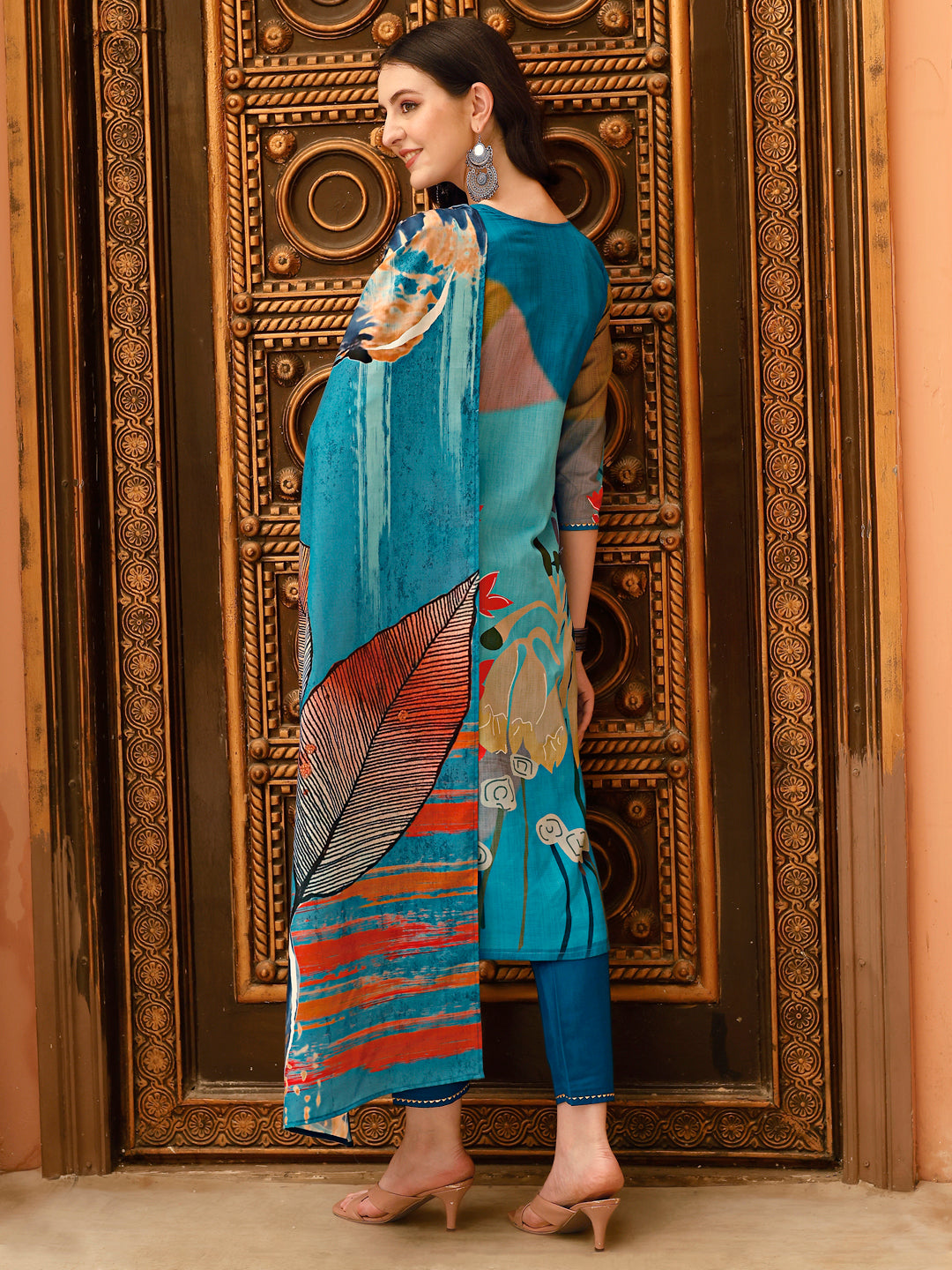 Embroidered & Floral Printed Kurta with Pant & Printed Dupatta