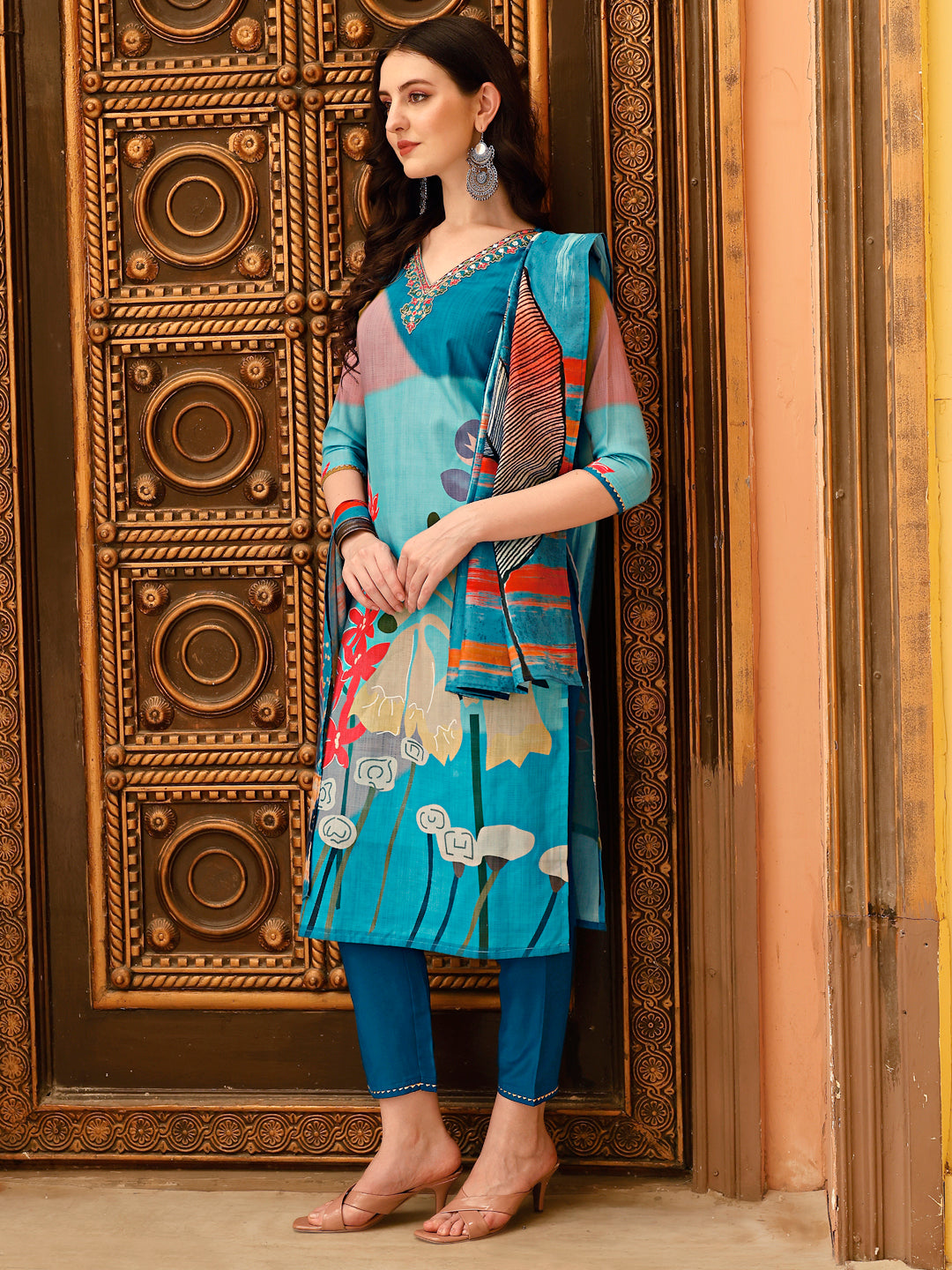 Embroidered & Floral Printed Kurta with Pant & Printed Dupatta