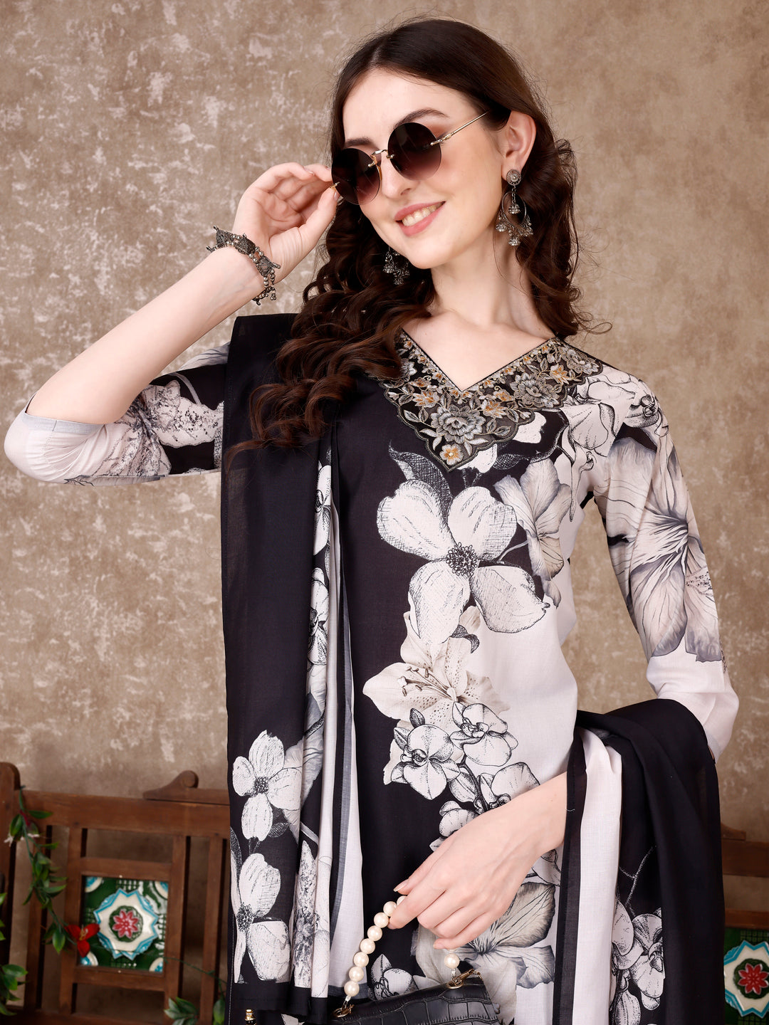 Embroidered & Floral Printed Kurta with Pant & Printed Dupatta premium