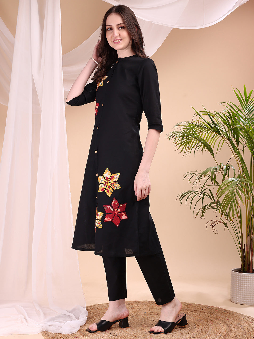 Placement floral front buttoned Kurta with Pant
