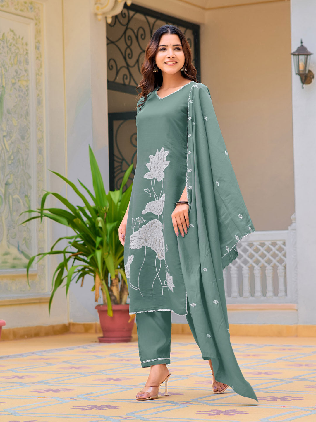 Embroidered Kurta with pant & Embroidered Dupatta