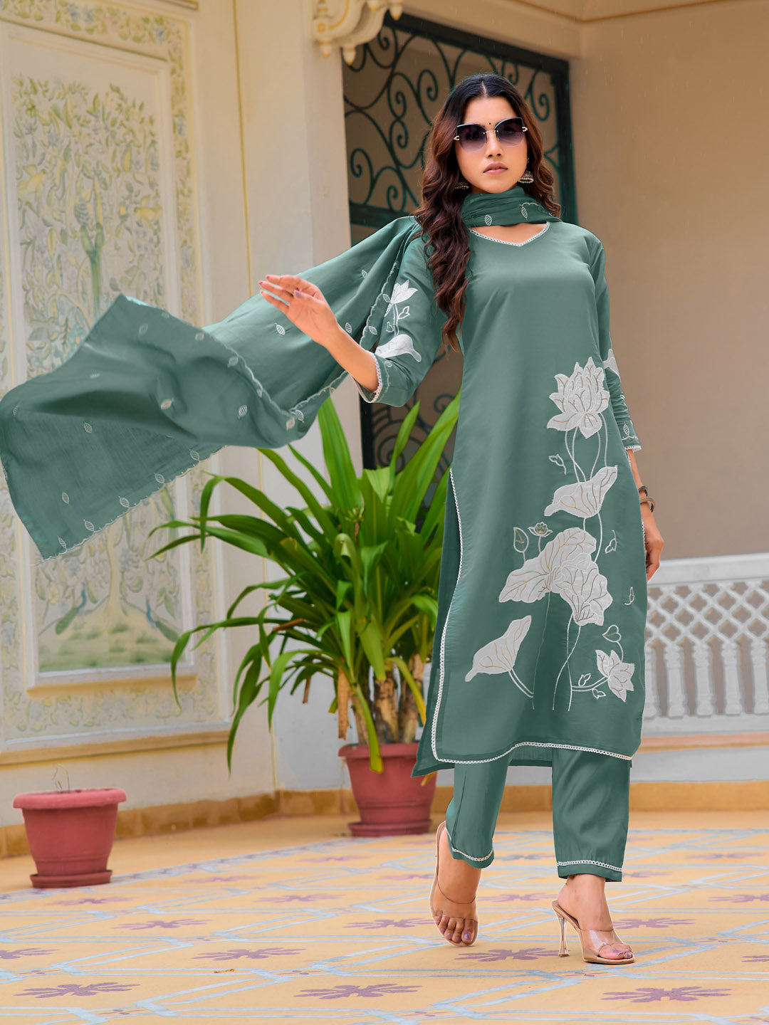 Embroidered Kurta with pant & Embroidered Dupatta