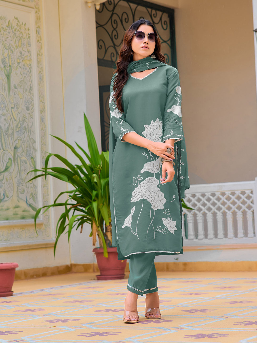 Embroidered Kurta with pant & Embroidered Dupatta