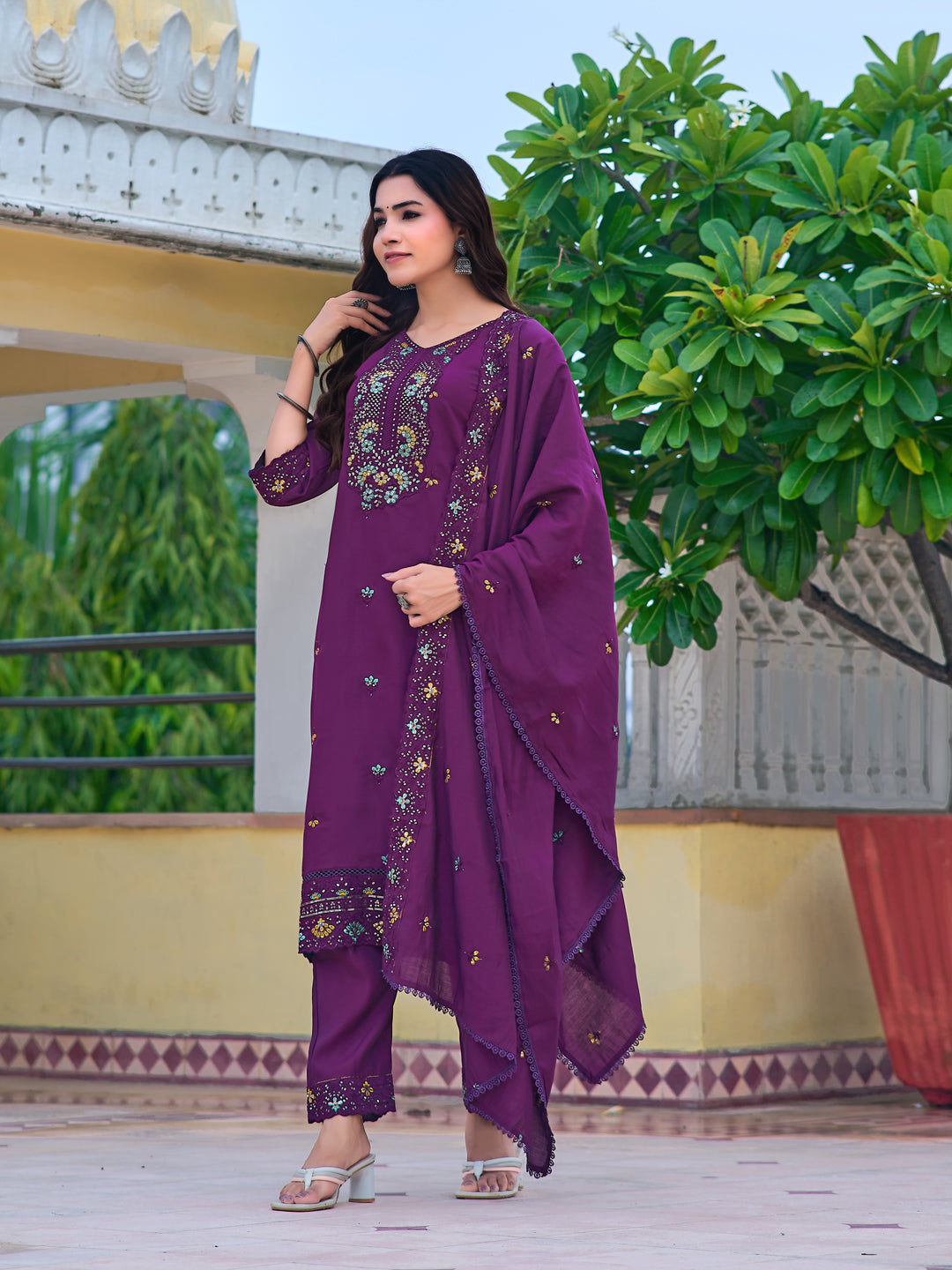 Embroidered Kurta with pant & Embroidered Dupatta