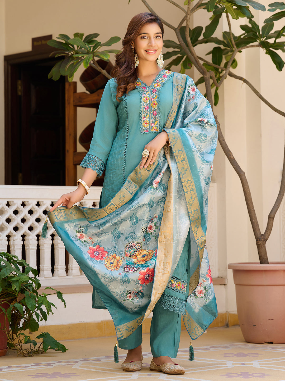 Embroidered Kurta with pant & Embroidered Dupatta