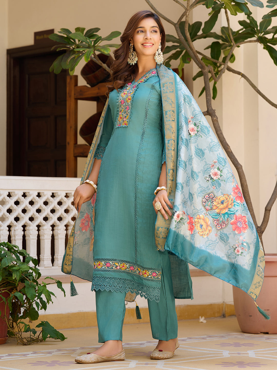 Embroidered Kurta with pant & Embroidered Dupatta