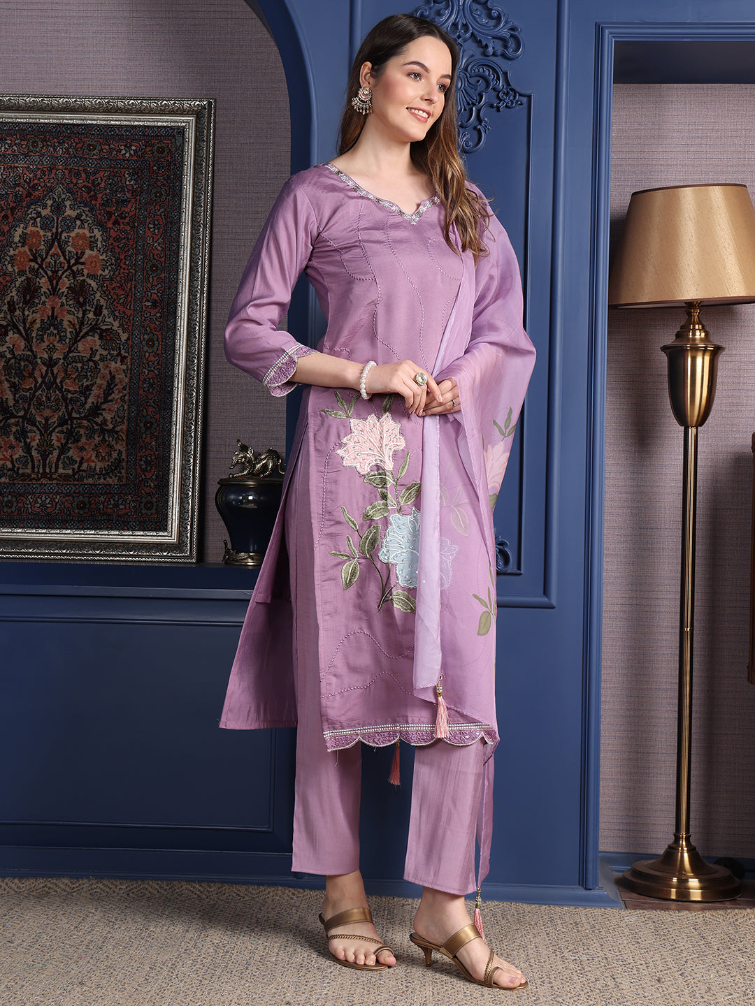 Placement Embroidered kurta with Pant & Organza Printed dupatta