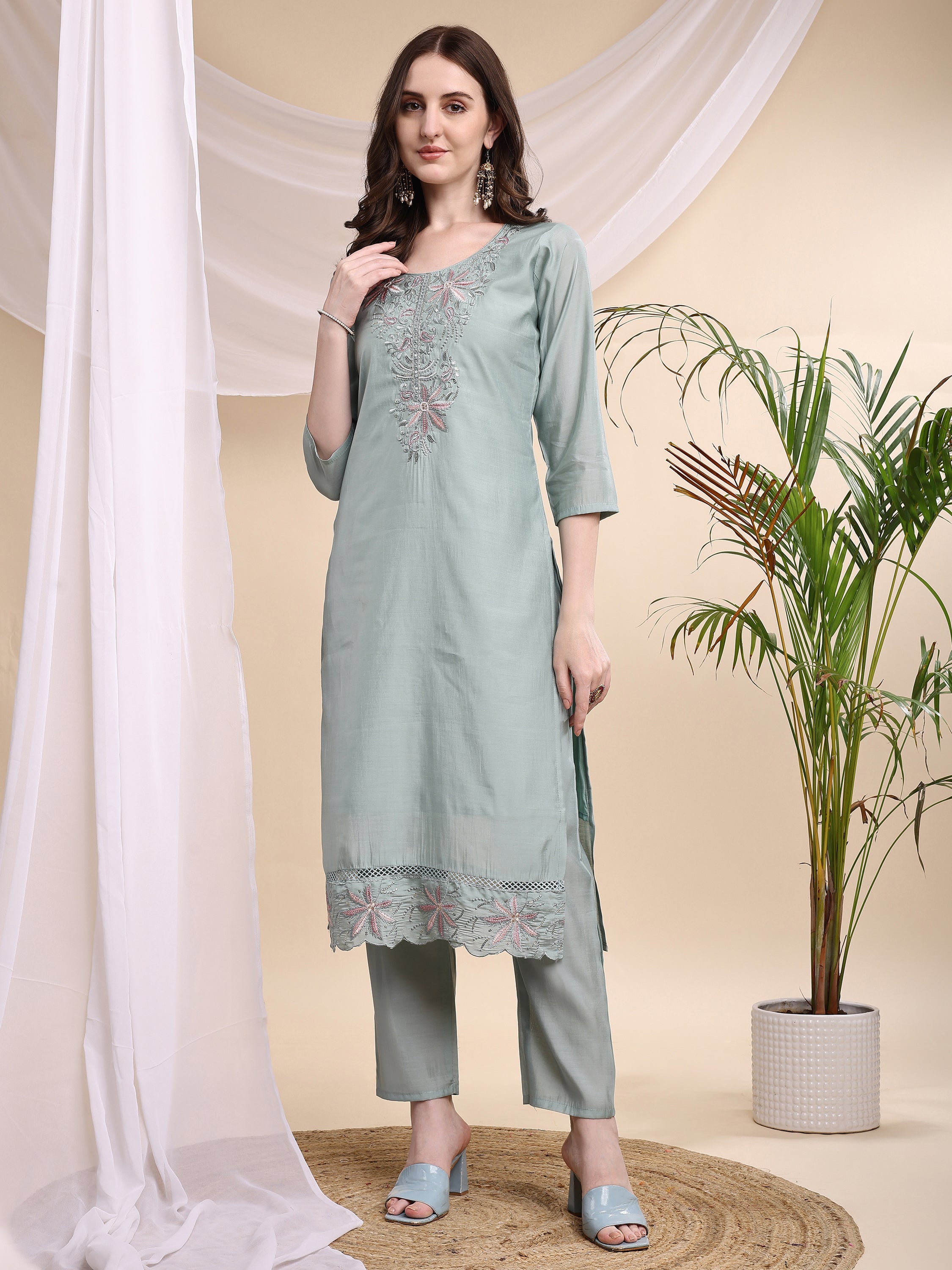 Embroidered Kurta with Pant & Printed Organza Dupatta