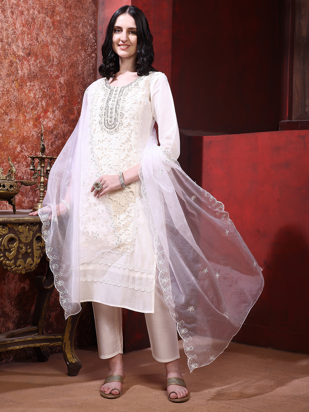Applique Embroidered Kurta with Pant & Embroidered Dupatta