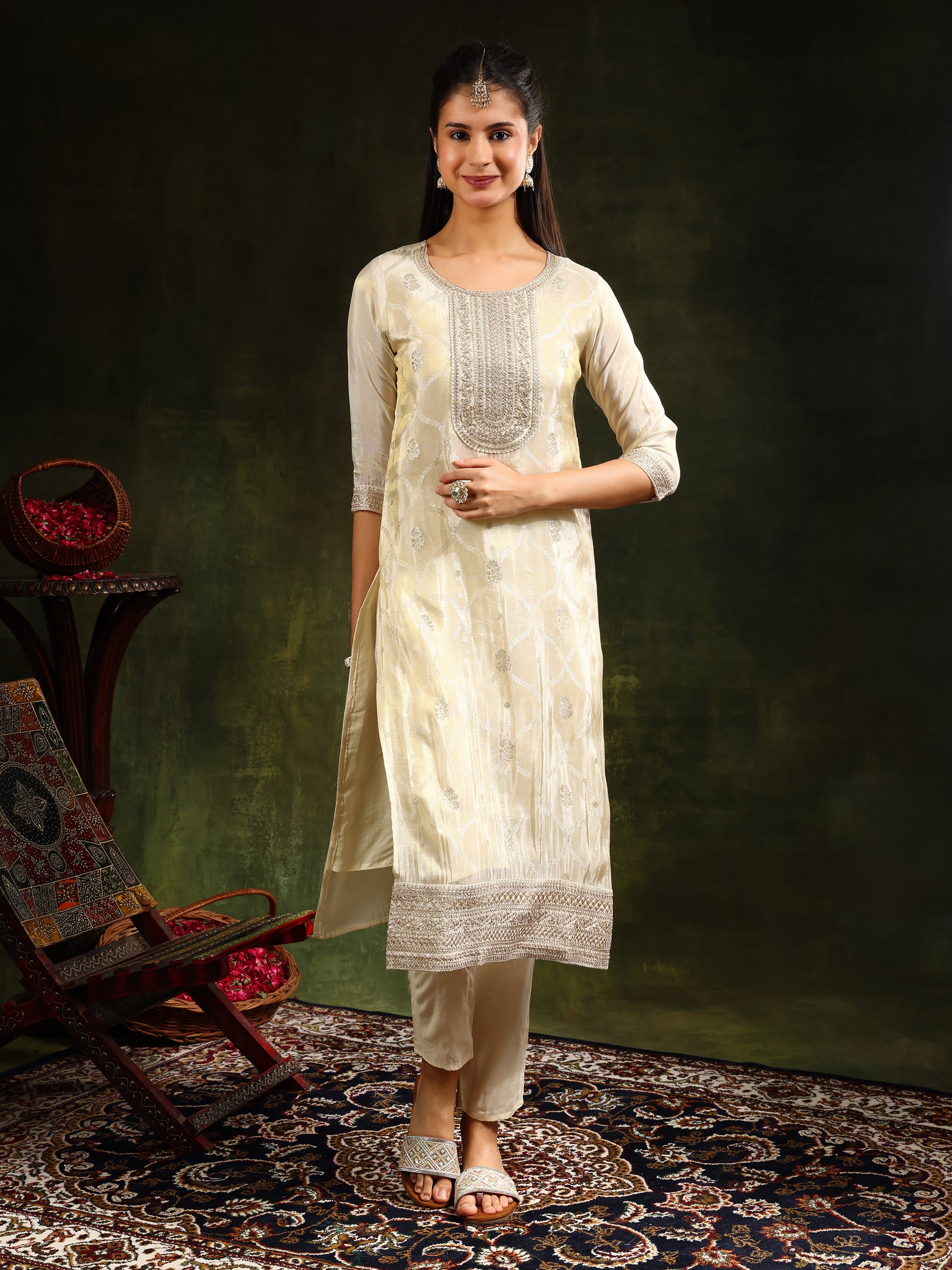 Embroidered & banarasi jacquard Kurta with Pant & Organza Embroidered Dupatta