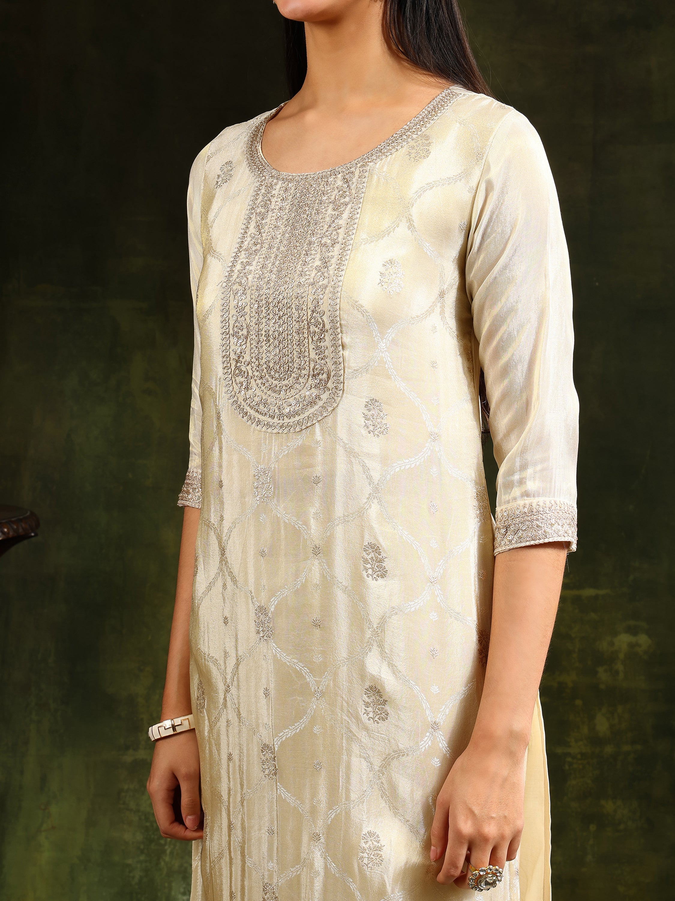 Embroidered & banarasi jacquard Kurta with Pant & Organza Embroidered Dupatta