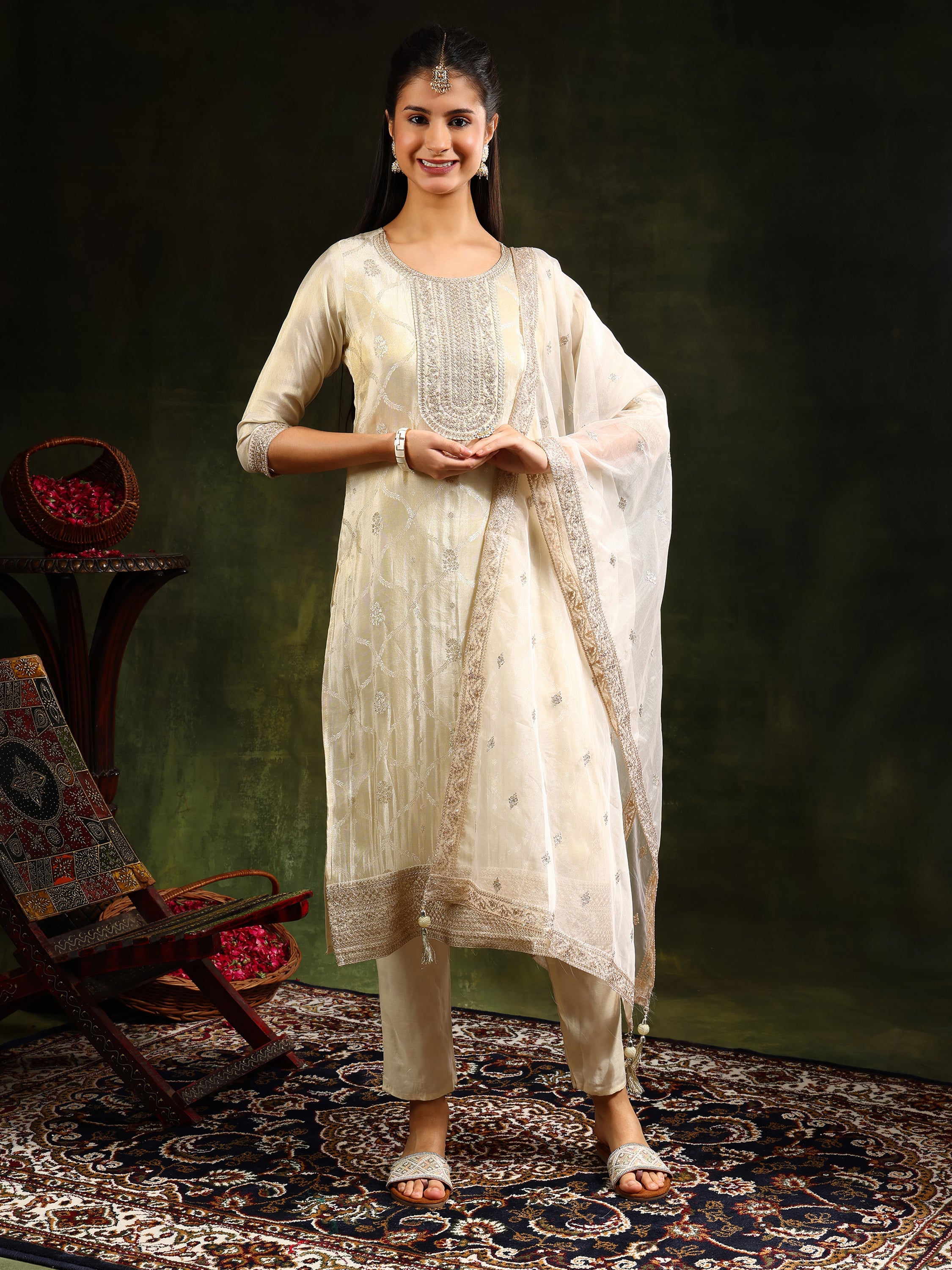 Embroidered & banarasi jacquard Kurta with Pant & Organza Embroidered Dupatta