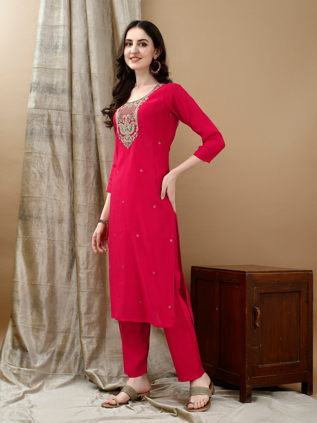 Hand embroidered & Lace Detailed Kurta with Pant & Dupatta