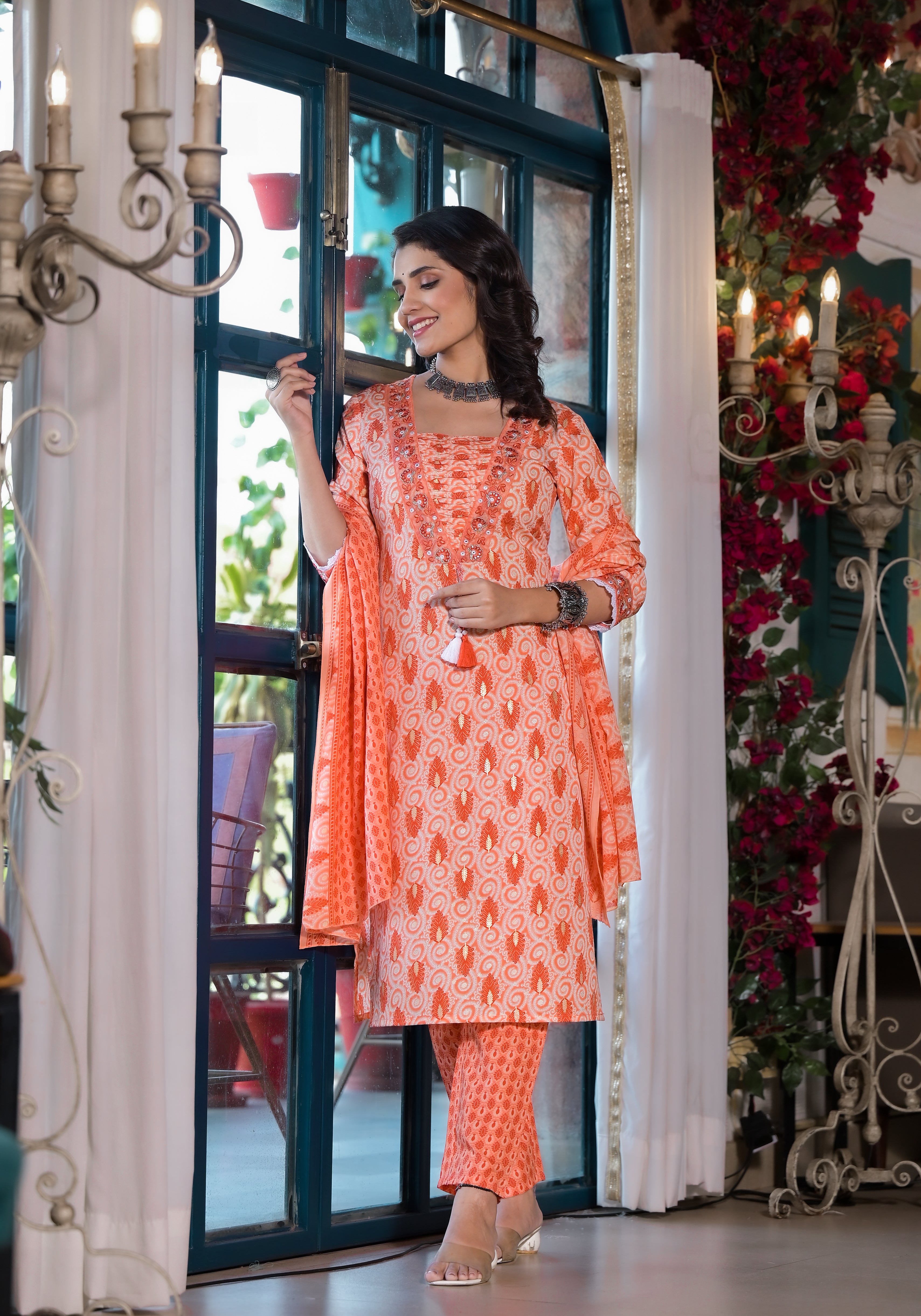 Lace embroidered & Printed Kurta with pant & Dupatta