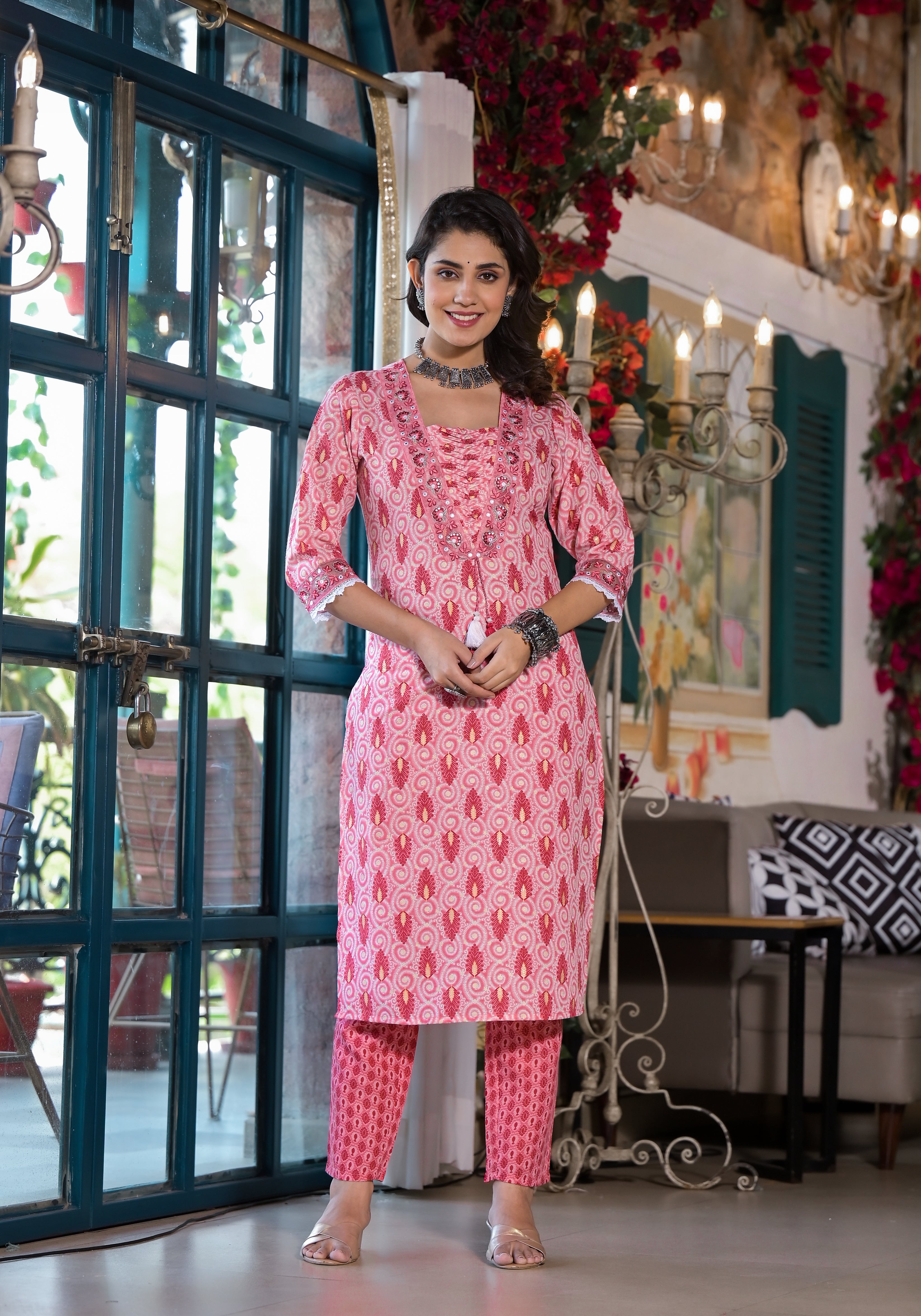 Lace embroidered & Printed Kurta with pant & Dupatta