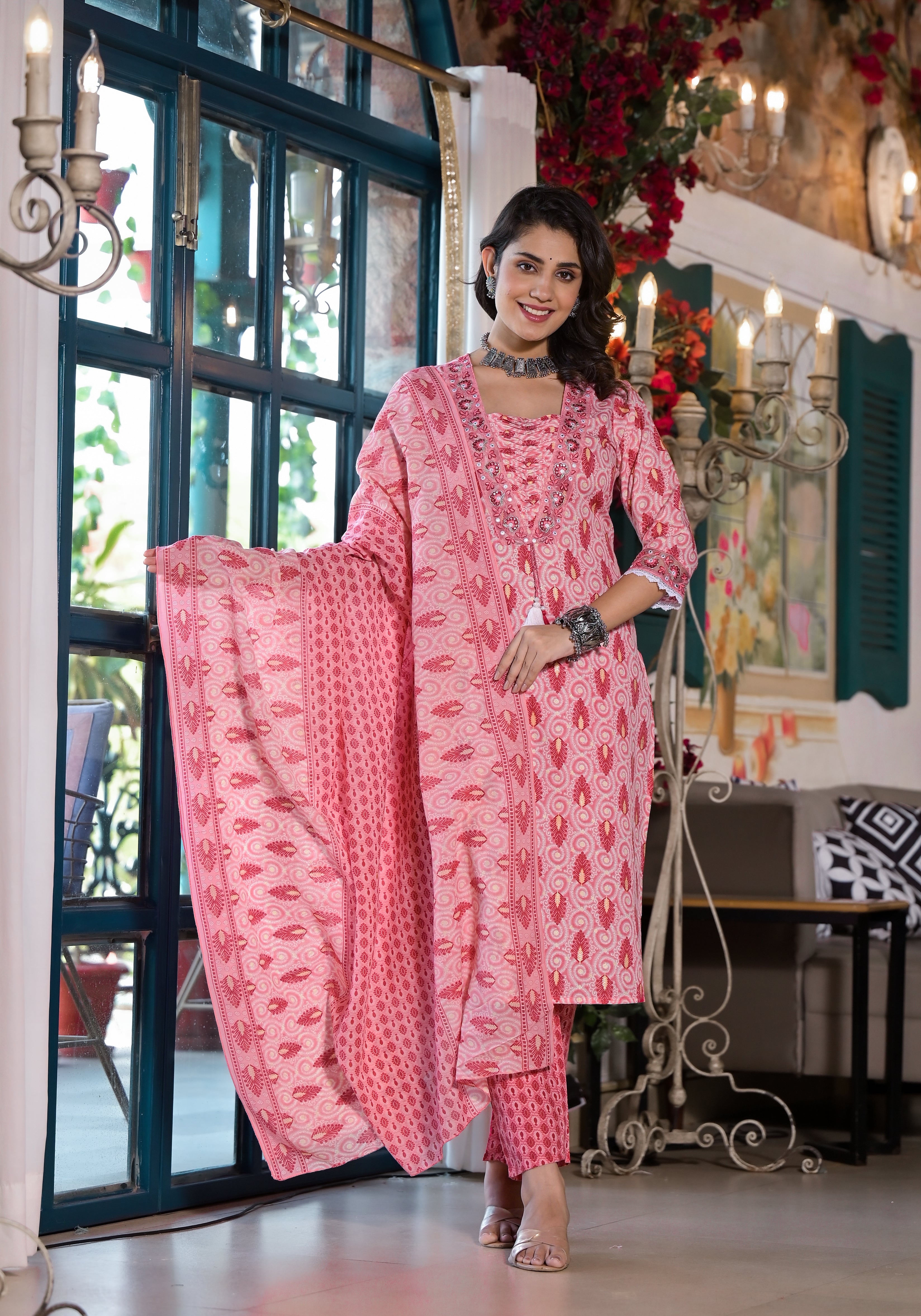 Lace embroidered & Printed Kurta with pant & Dupatta