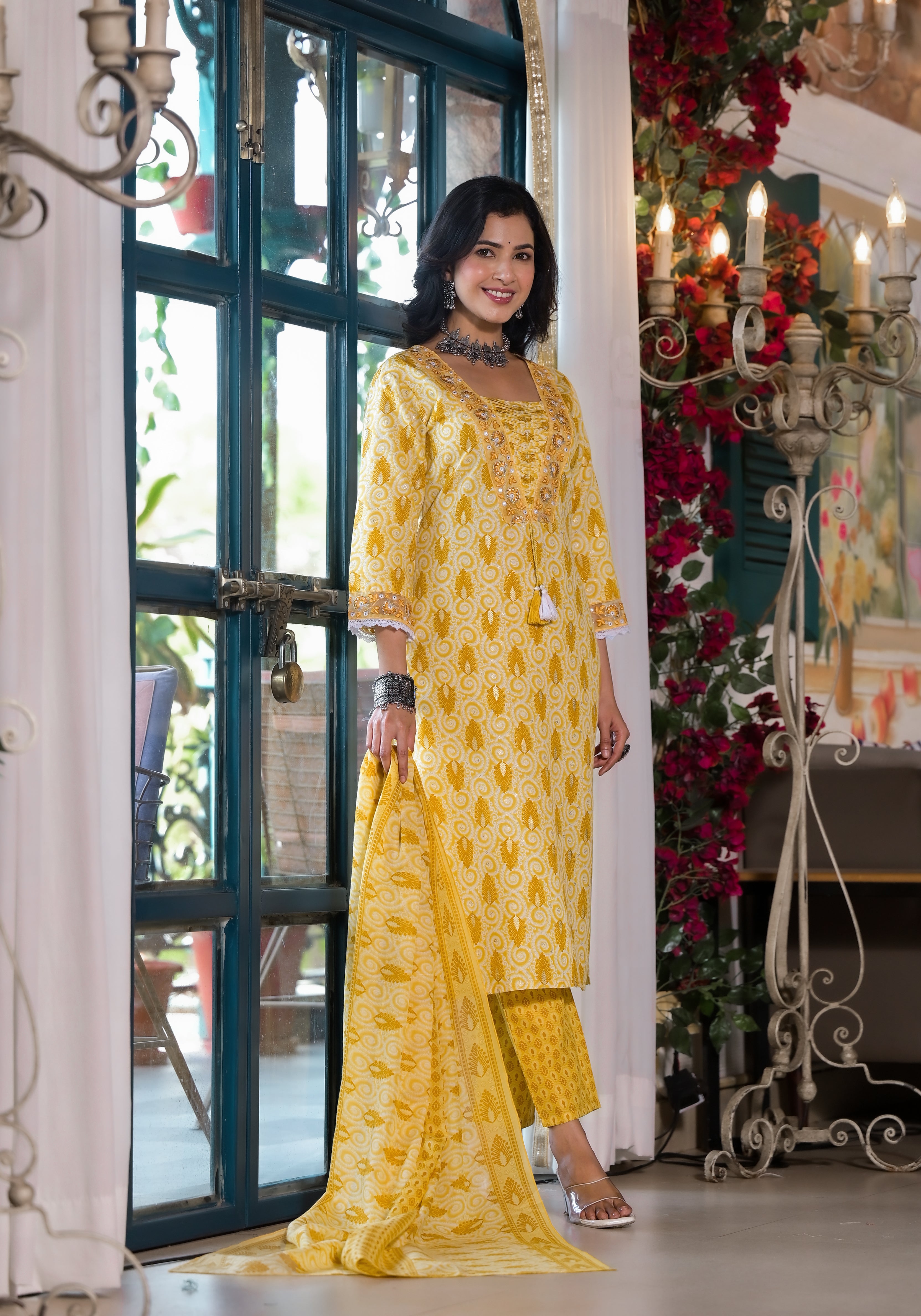 Lace embroidered & Printed Kurta with pant & Dupatta