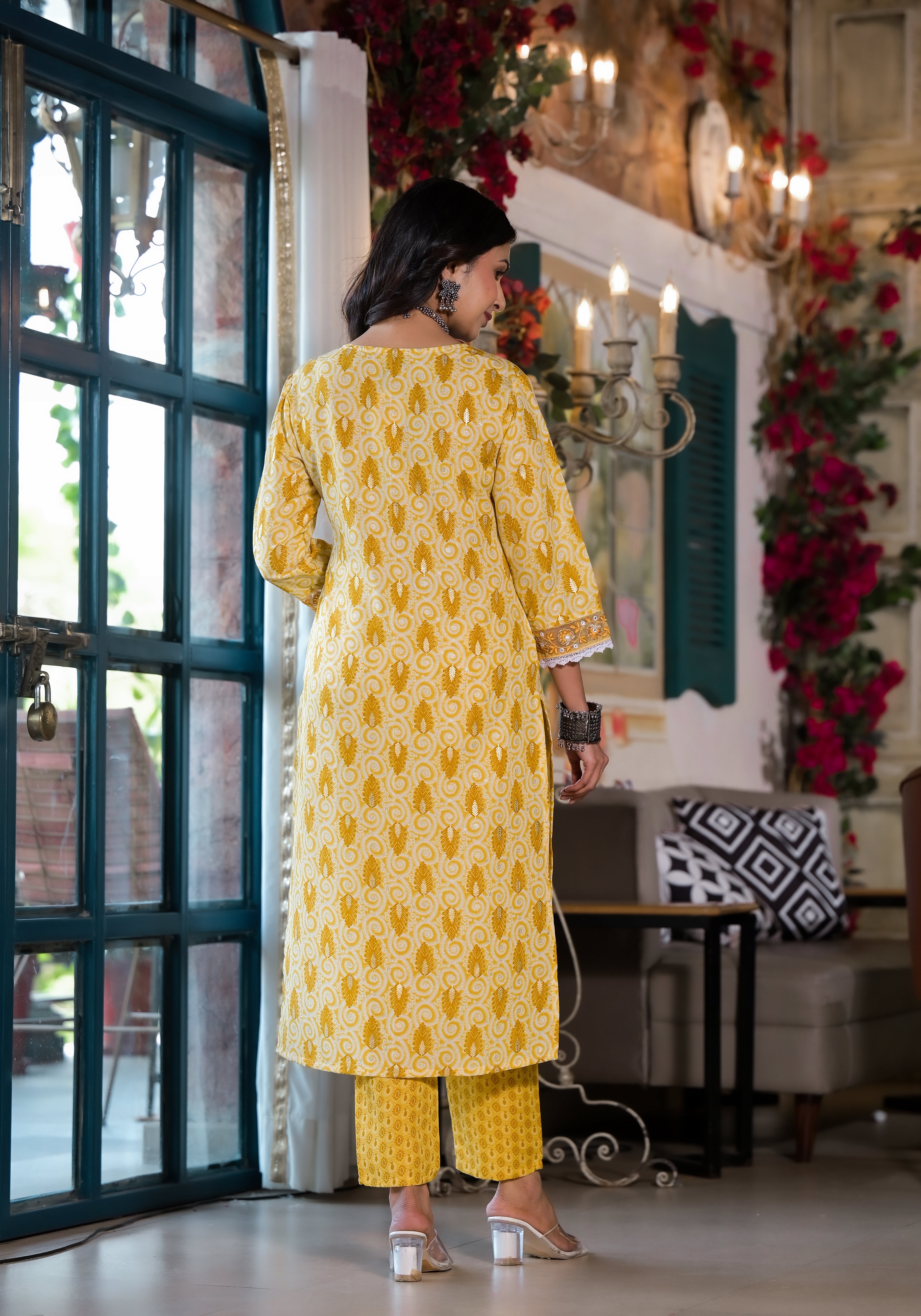 Lace embroidered & Printed Kurta with pant & Dupatta