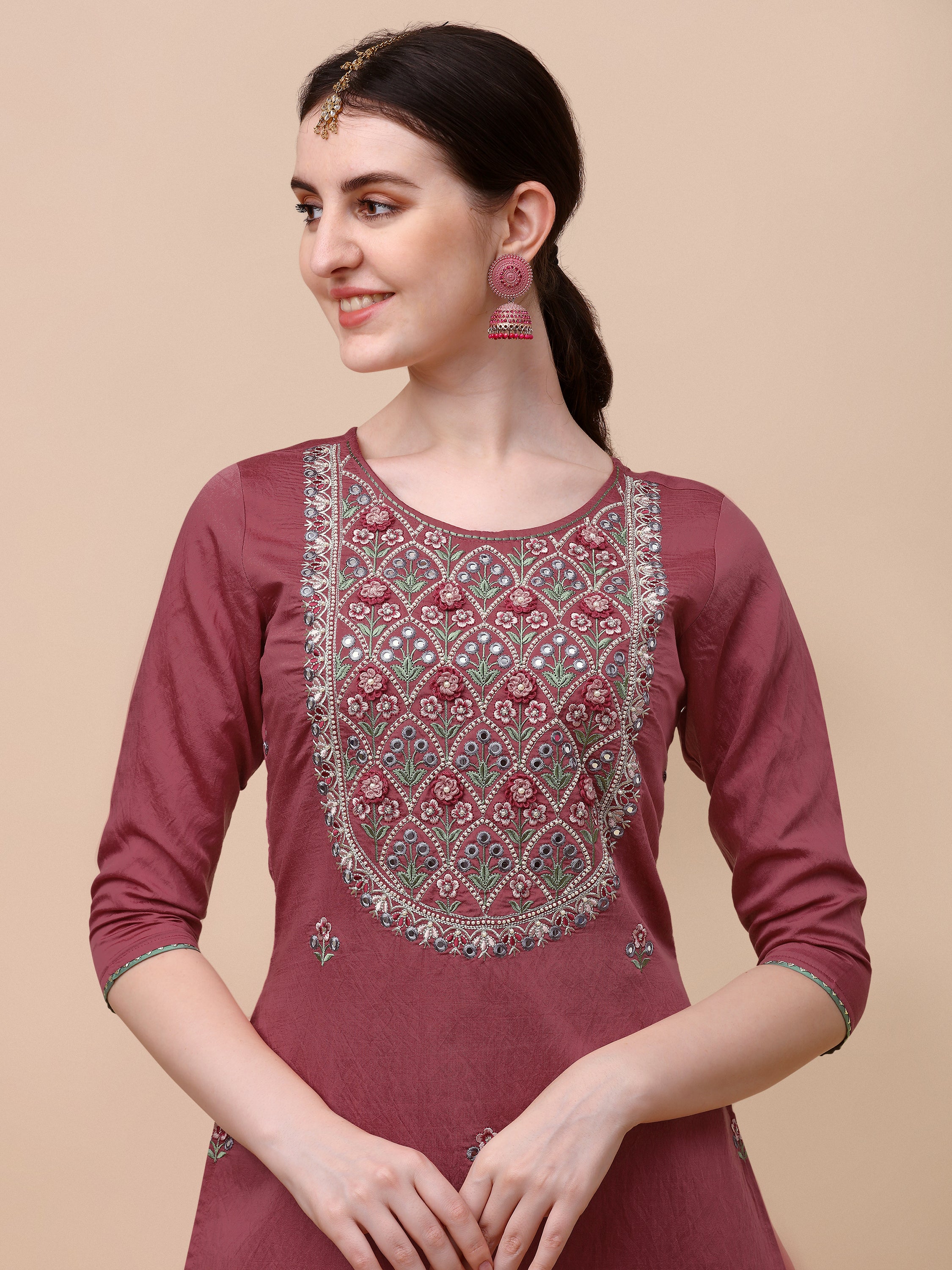 Hand Embroidered Pink Chanderi kurta with pant & dupatta set Premium