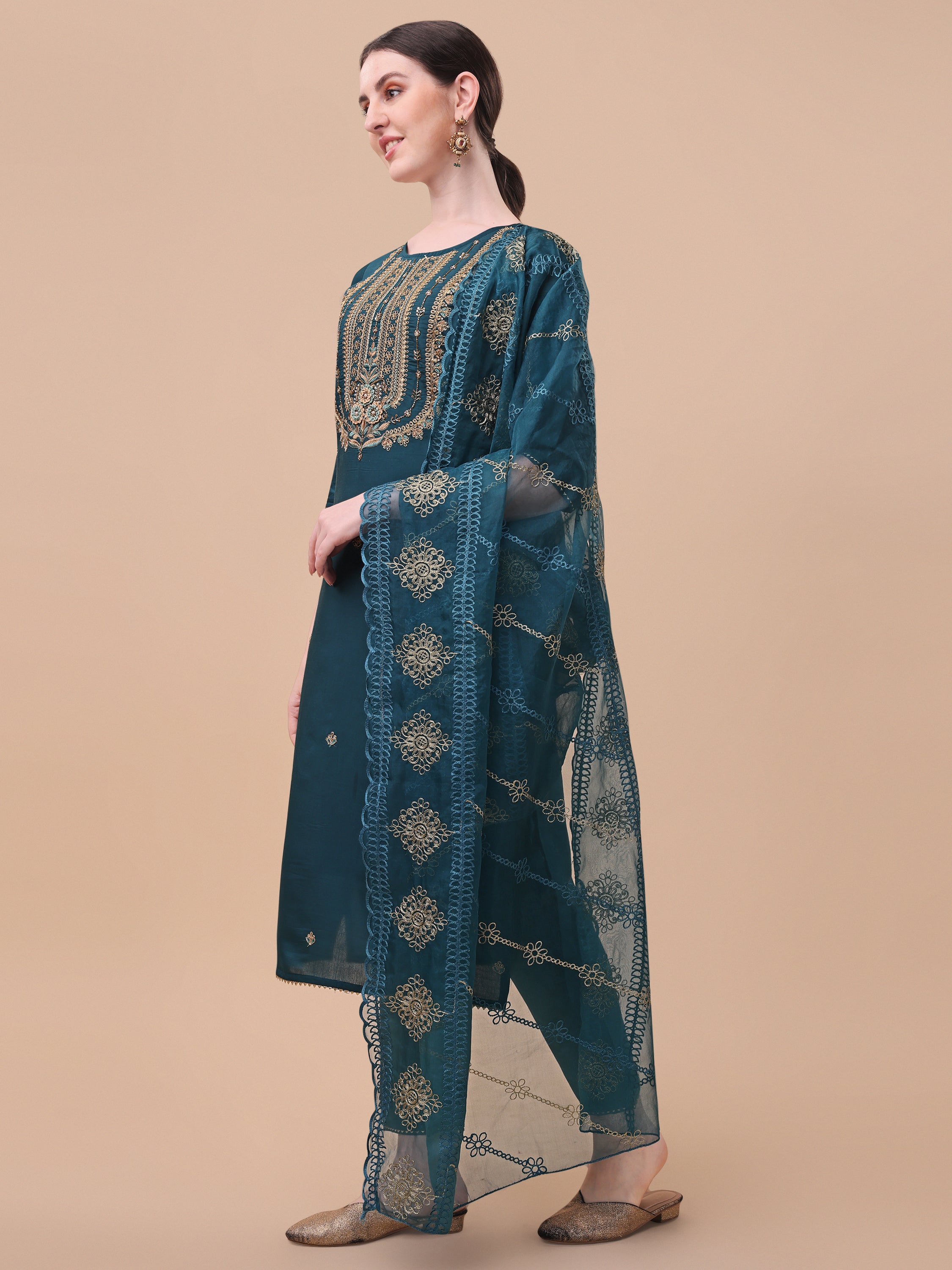 Embroidered kurta with pant & Dupatta set