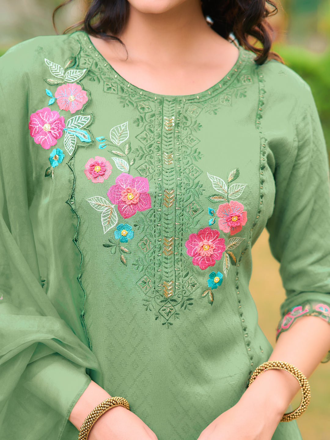 Hand & Machine embroidered Kurta with pant & Embroidered Dupatta