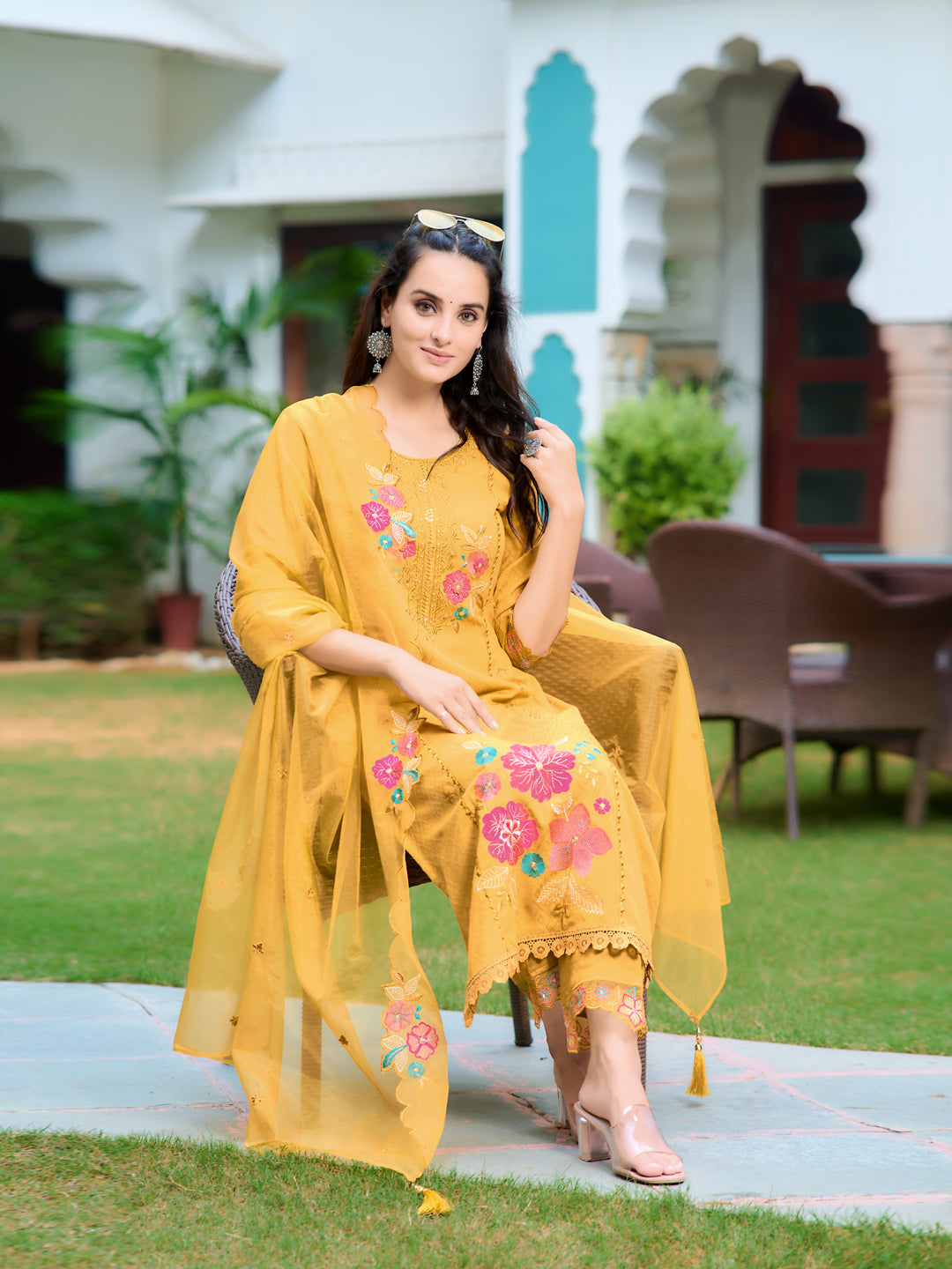 Hand & Machine embroidered Kurta with pant & Embroidered Dupatta