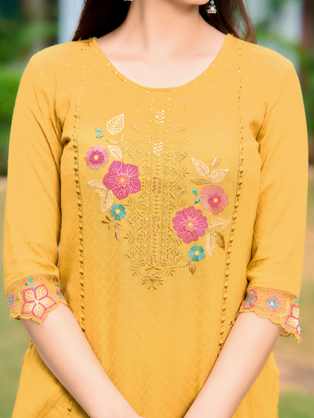 Hand & Machine embroidered Kurta with pant & Embroidered Dupatta