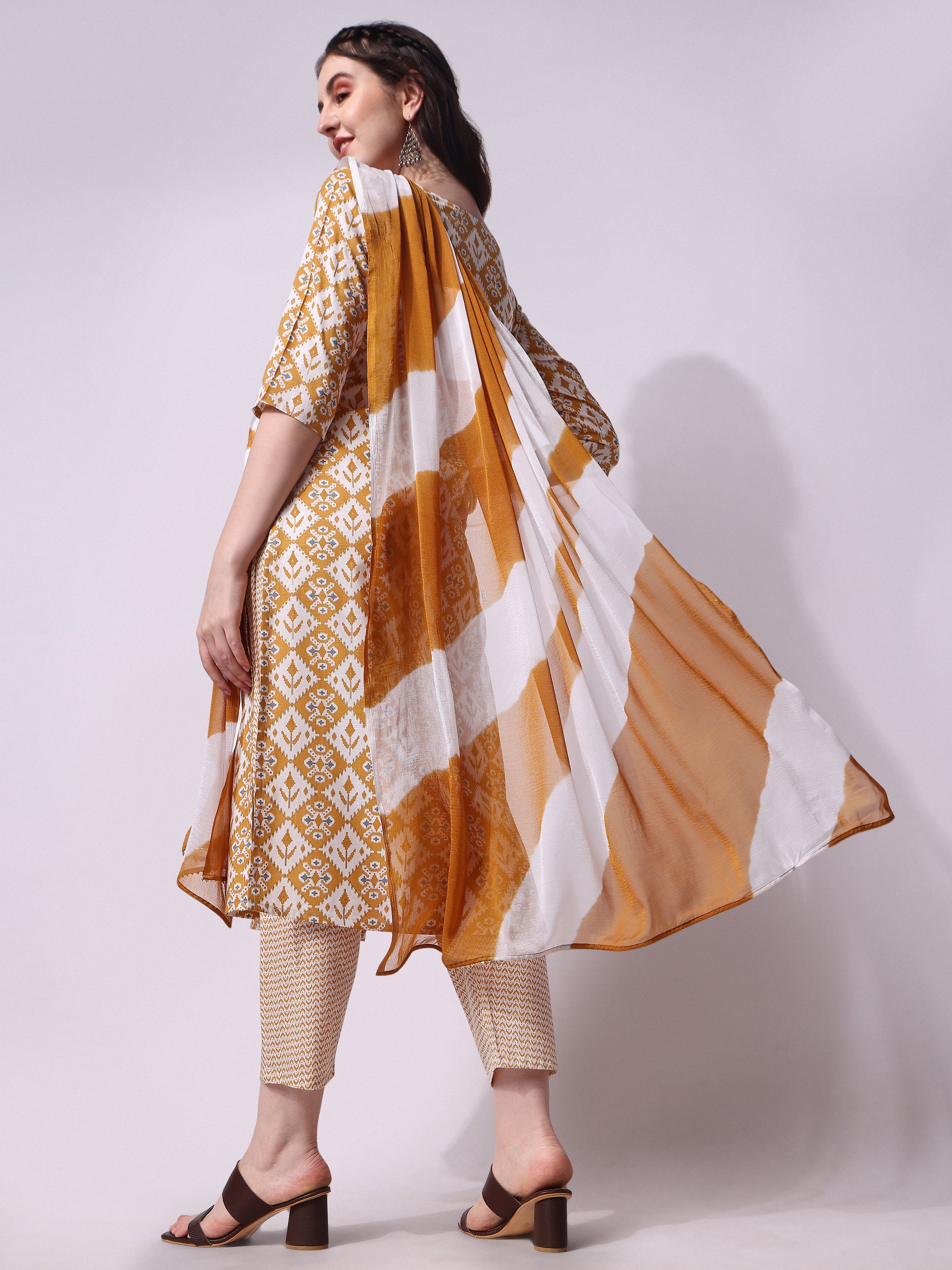 Printed kurta with pant & printed dupatta Set