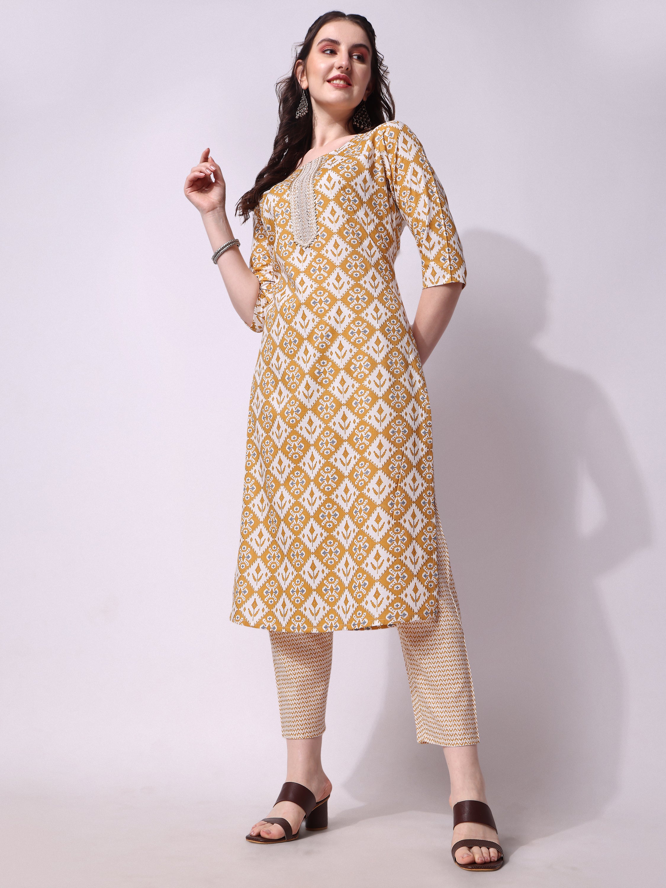 Printed kurta with pant & printed dupatta Set