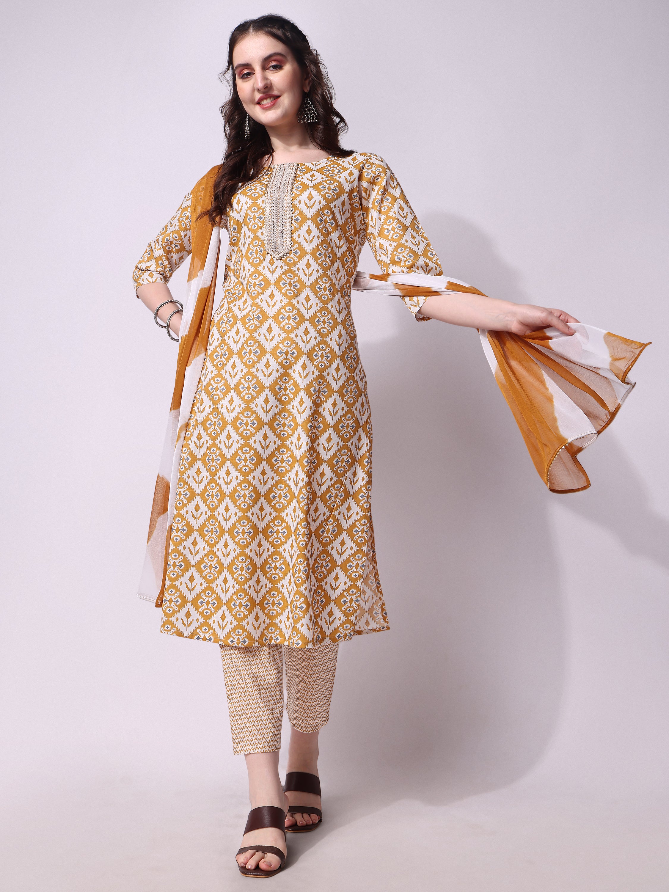 Printed kurta with pant & printed dupatta Set