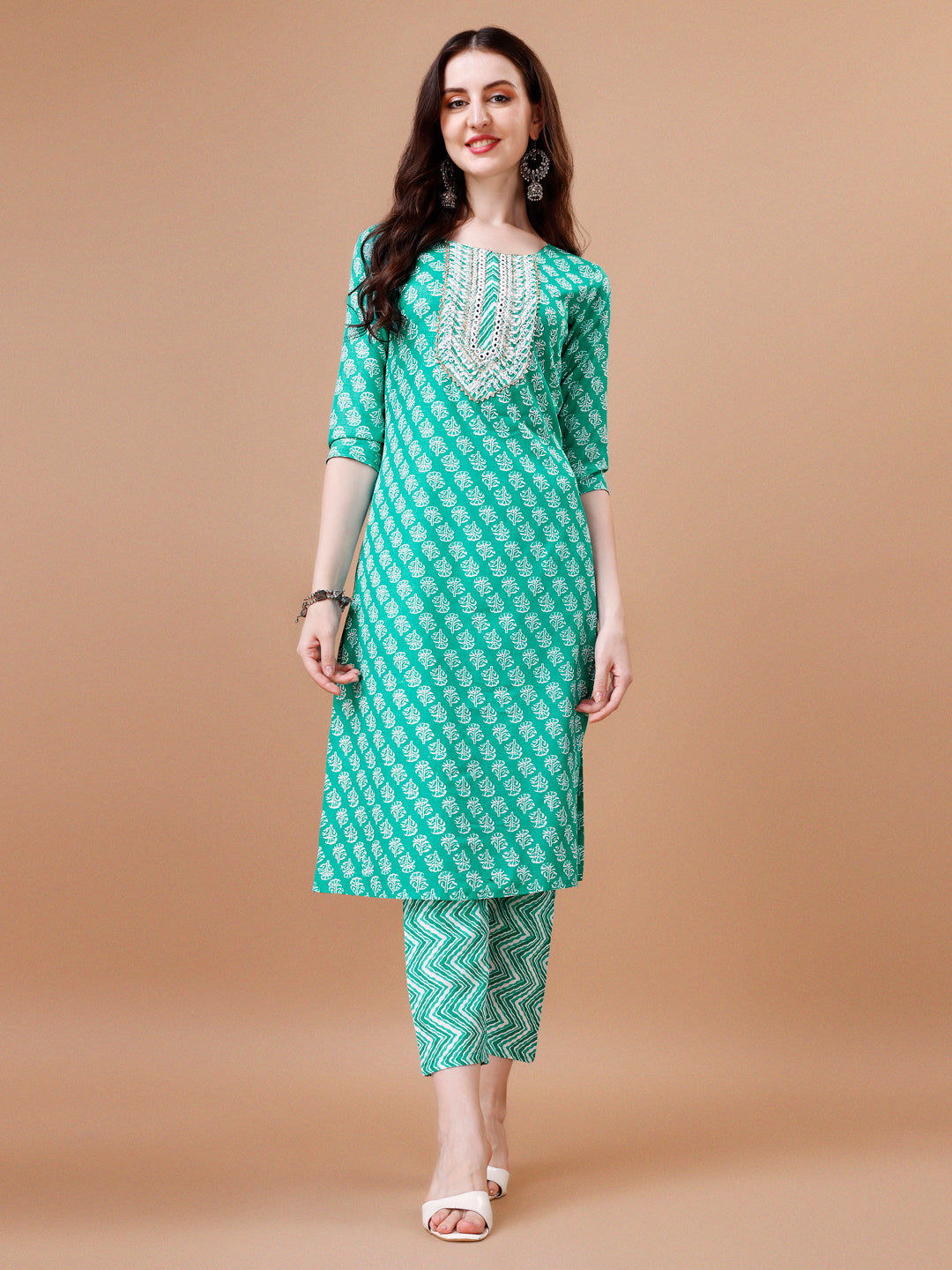 Embroidered & Floral Printed kurta with pant & dupatta