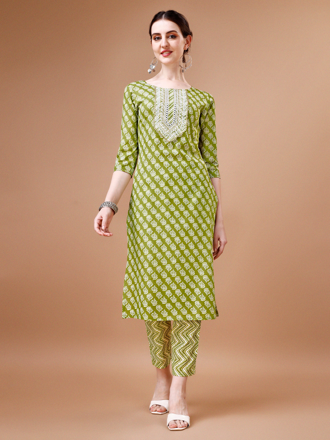 Embroidered & Floral Printed kurta with pant & dupatta