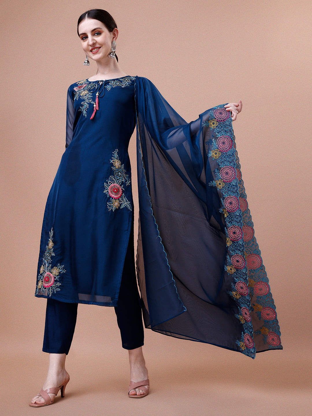 Placement hand embroidered Kurta with pant & embroidered Organza Dupatta