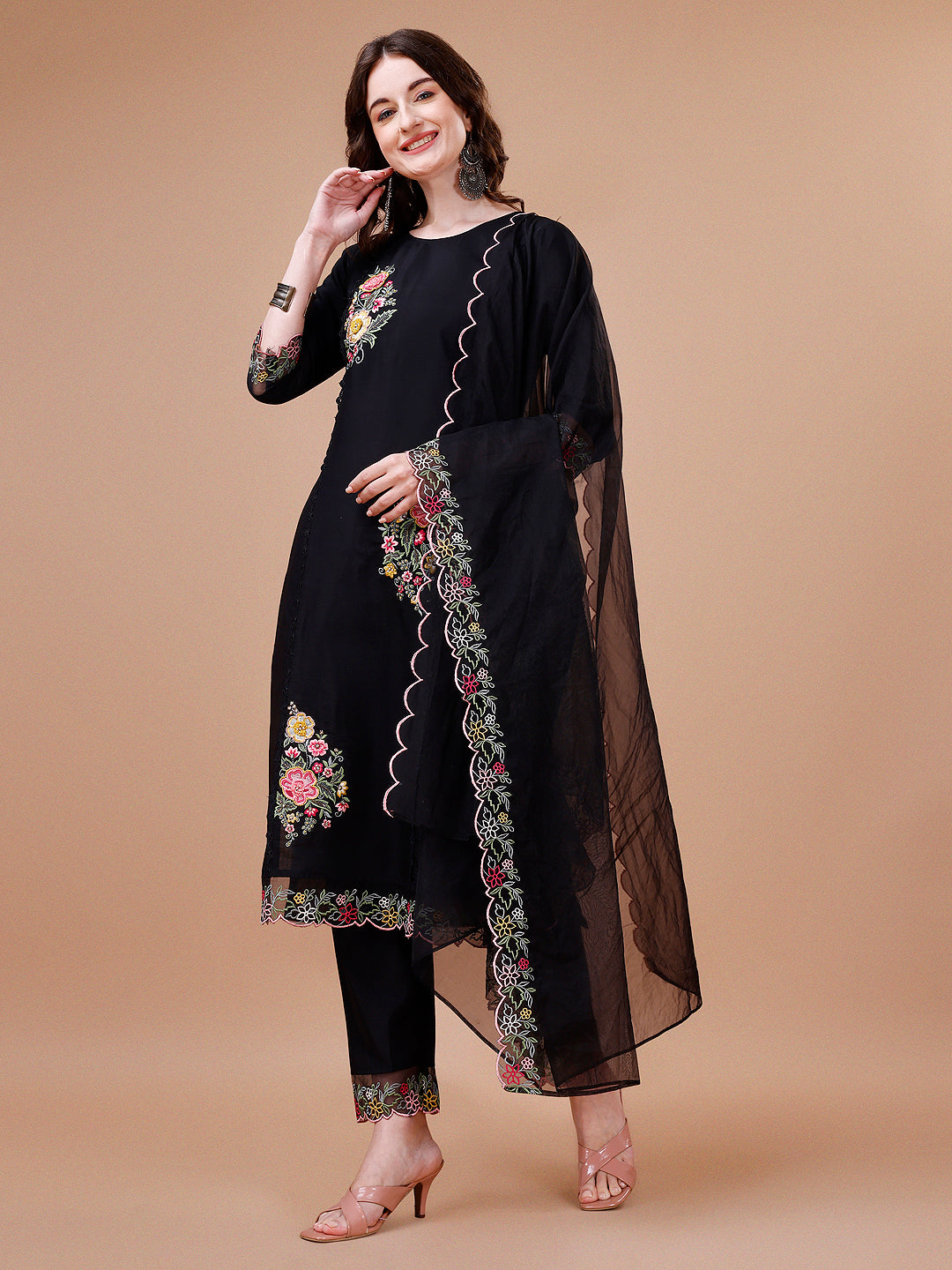 Hand embroidered Kurta with pant & embroidered Organza Dupatta Premium