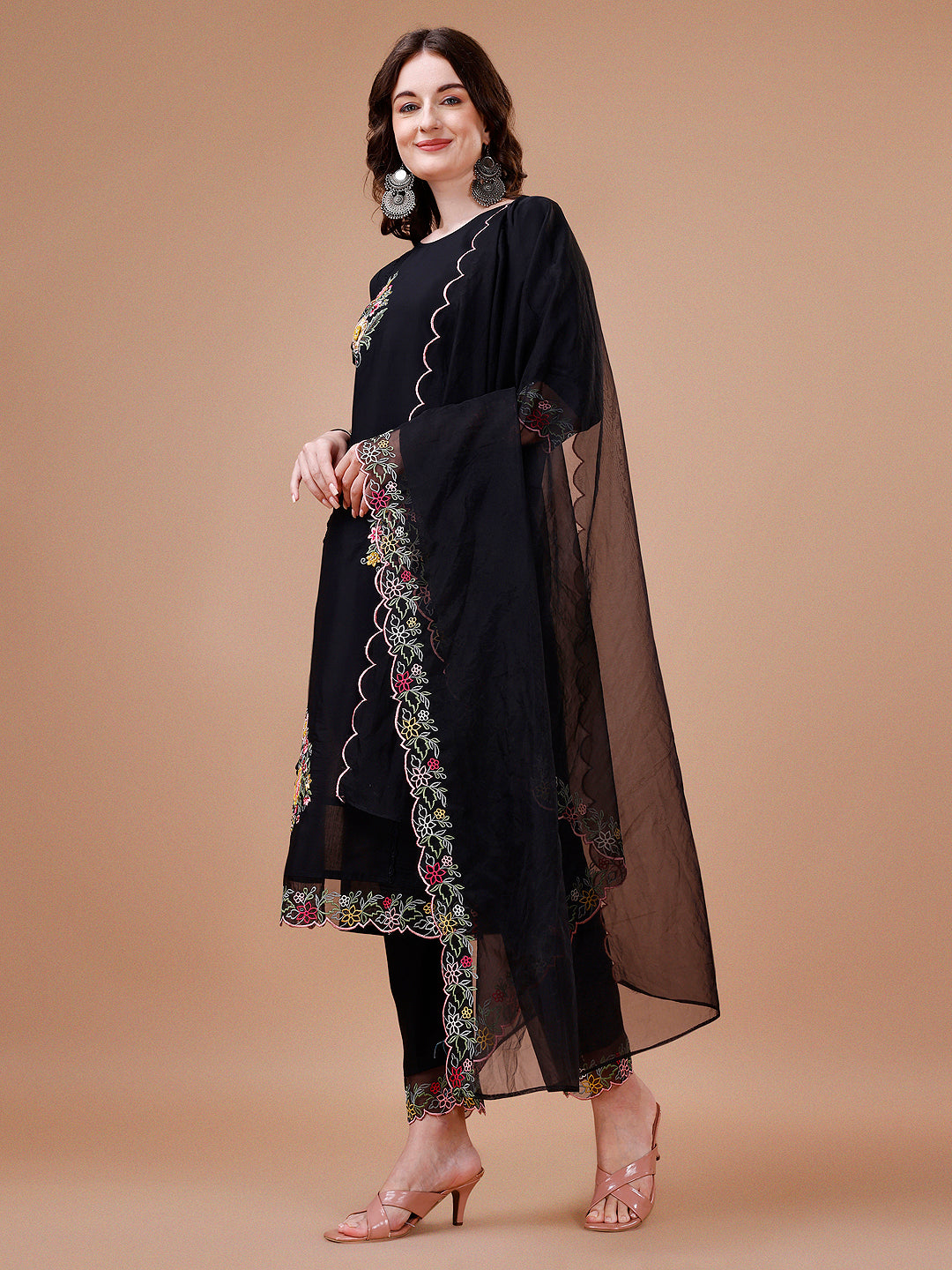 Hand embroidered Kurta with pant & embroidered Organza Dupatta Premium