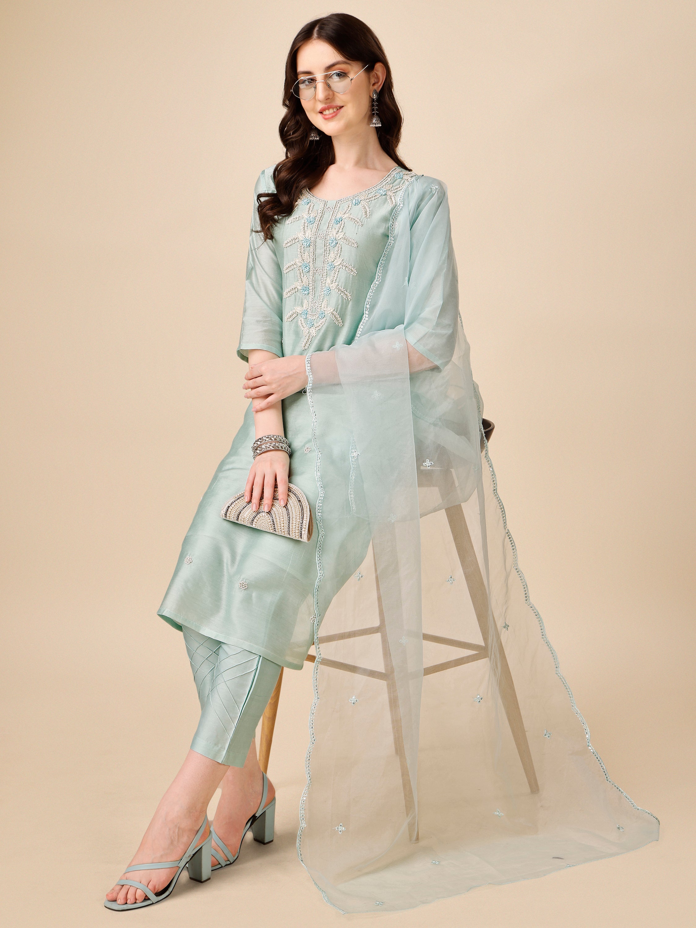 Hand embroidered Kurta with Pant and Organza Dupatta Set