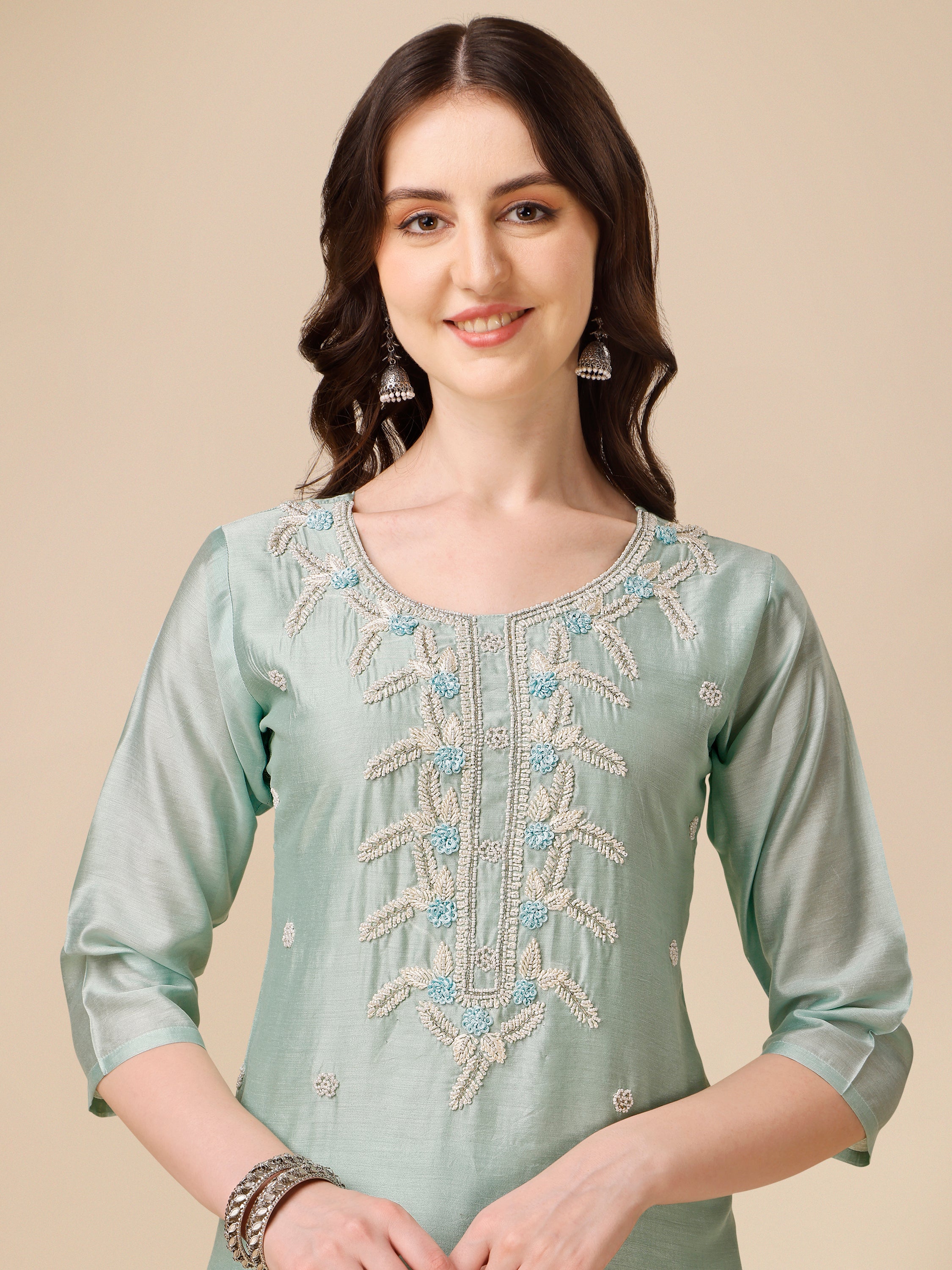 Hand embroidered Kurta with Pant and Organza Dupatta Set