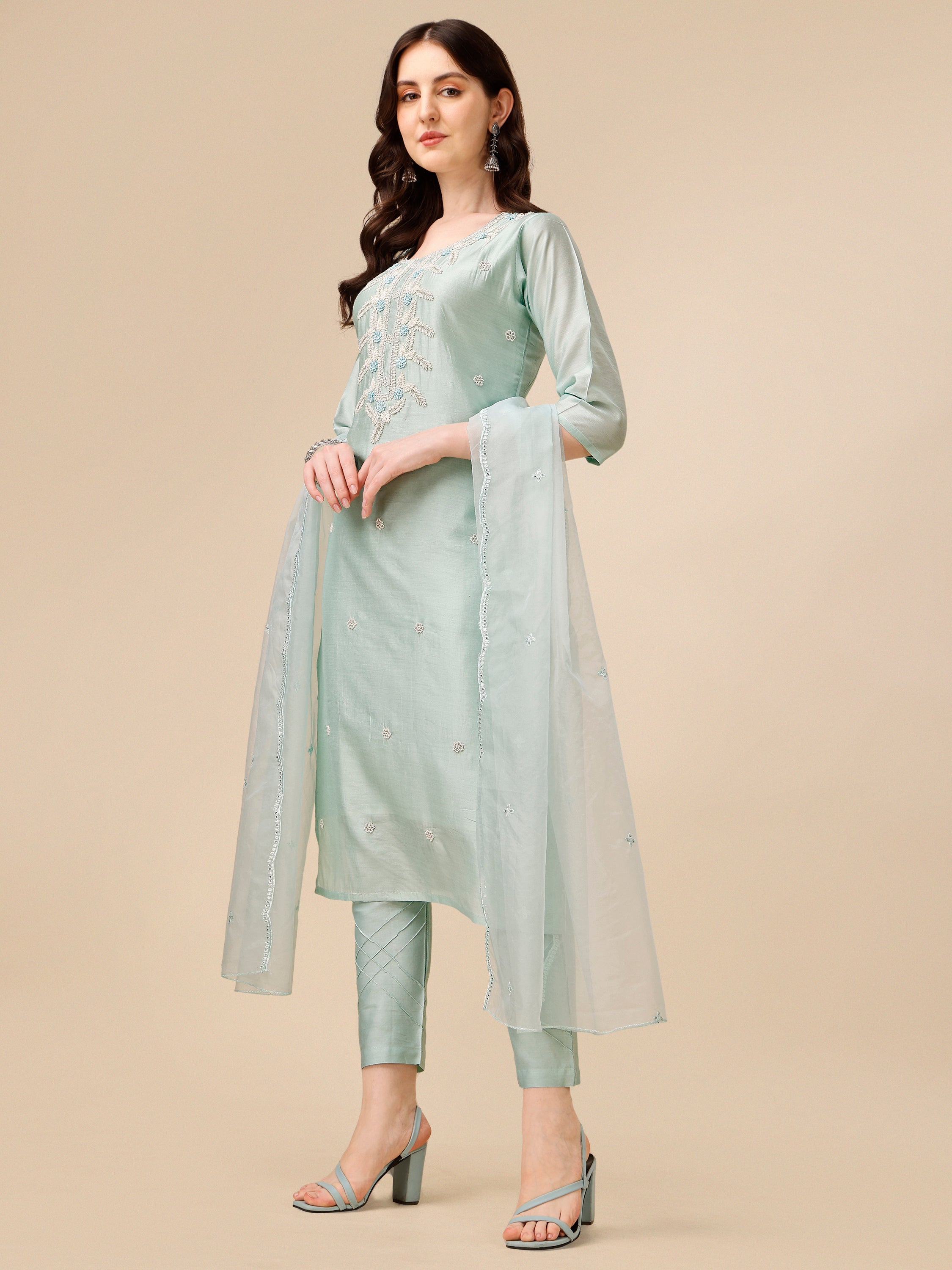 Hand embroidered Kurta with Pant and Organza Dupatta Set