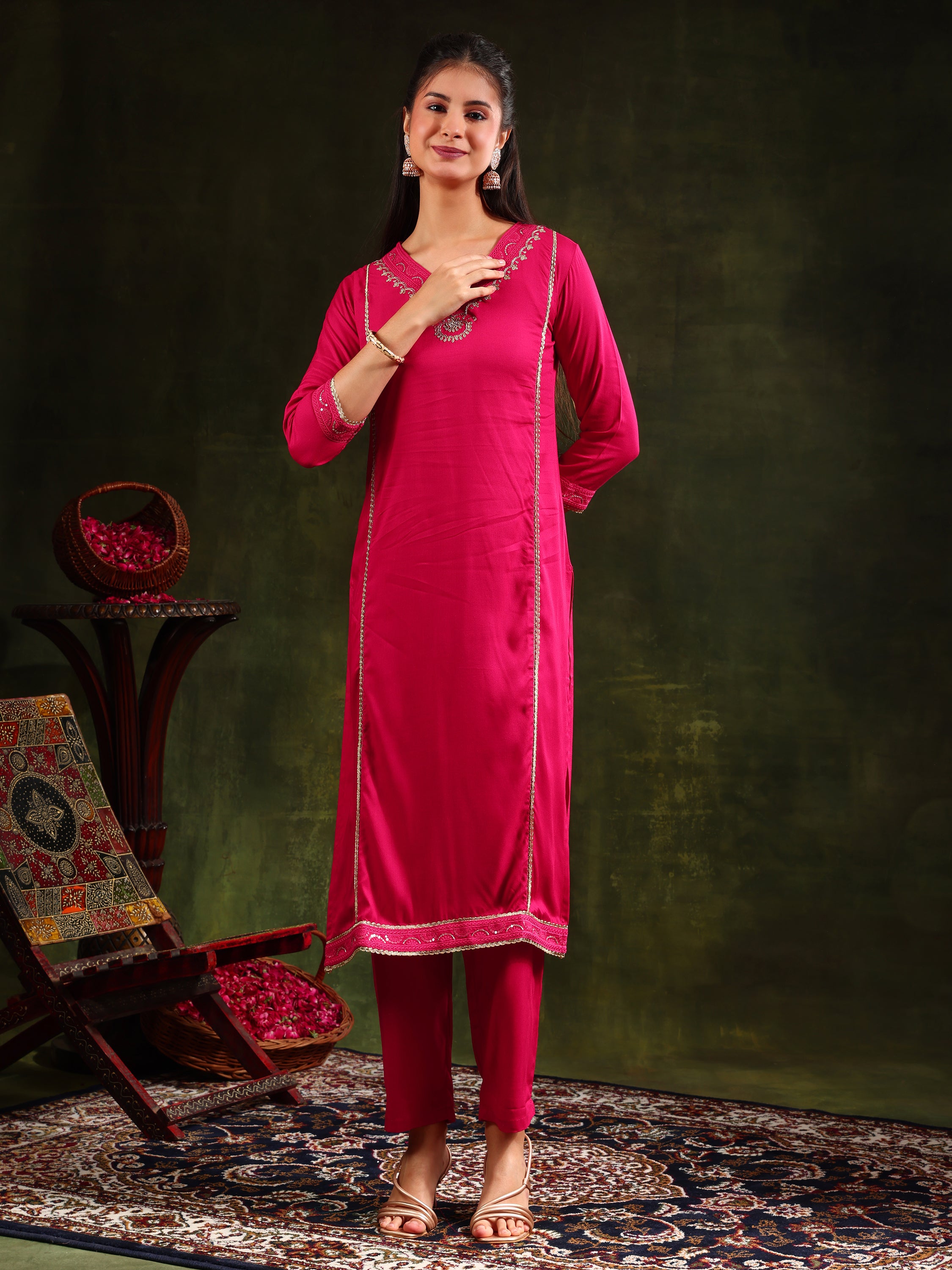 Sequined Embroidered Kurta with pant & Sequined Embroidered Dupatta