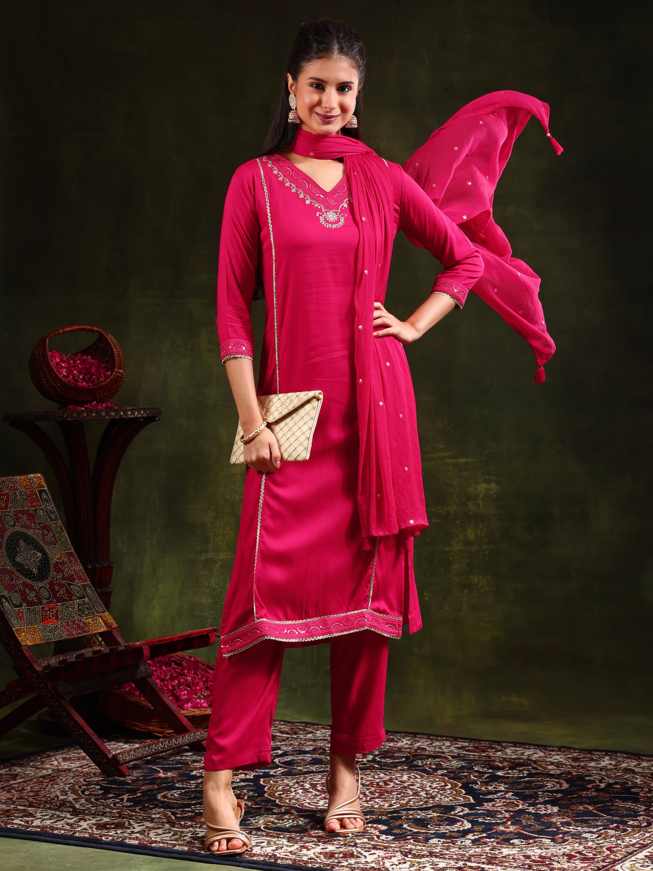 Sequined Embroidered Kurta with pant & Sequined Embroidered Dupatta