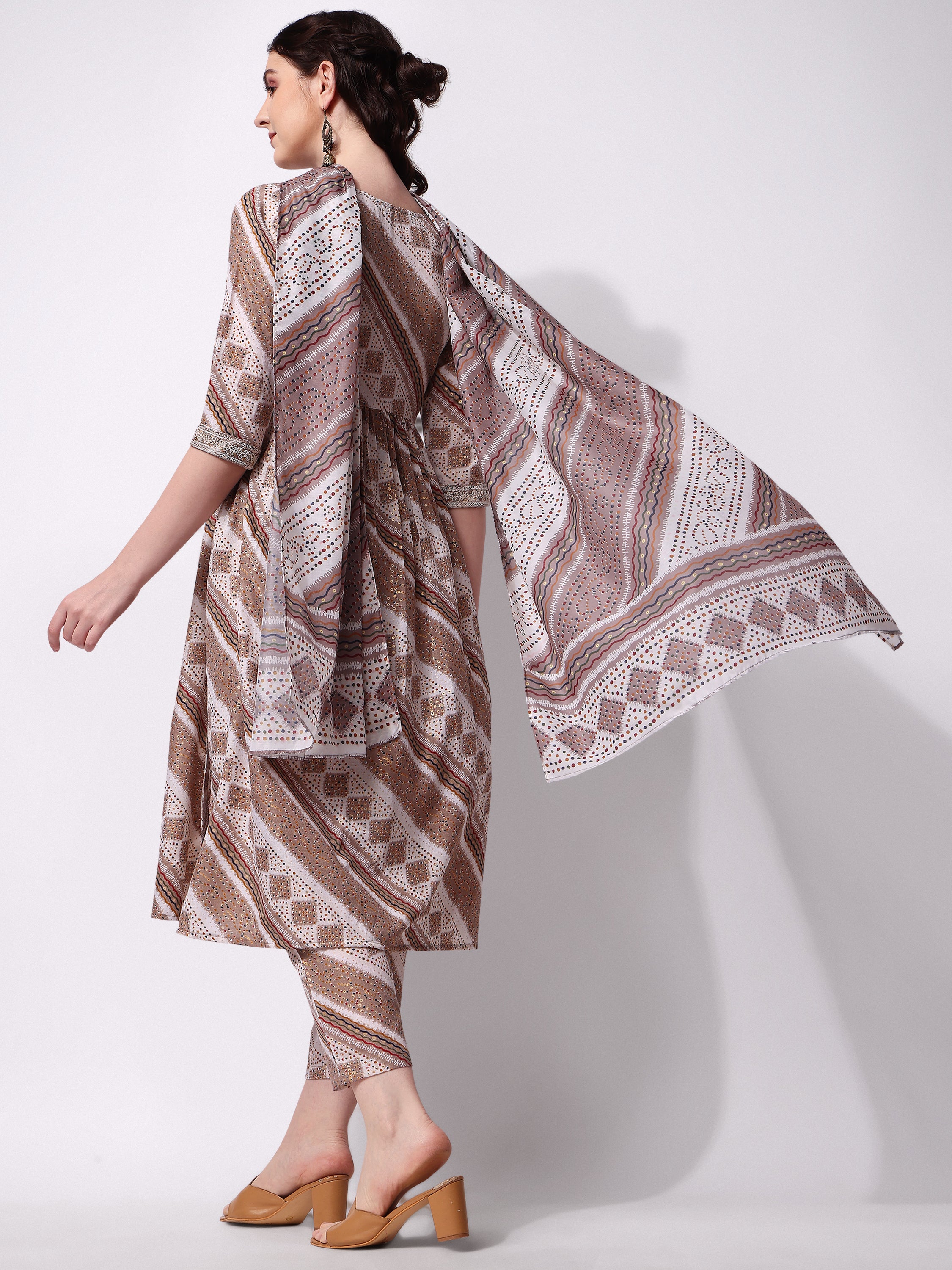 Nayra Cut Embroidered Kurta with Pant and Dupatta Set