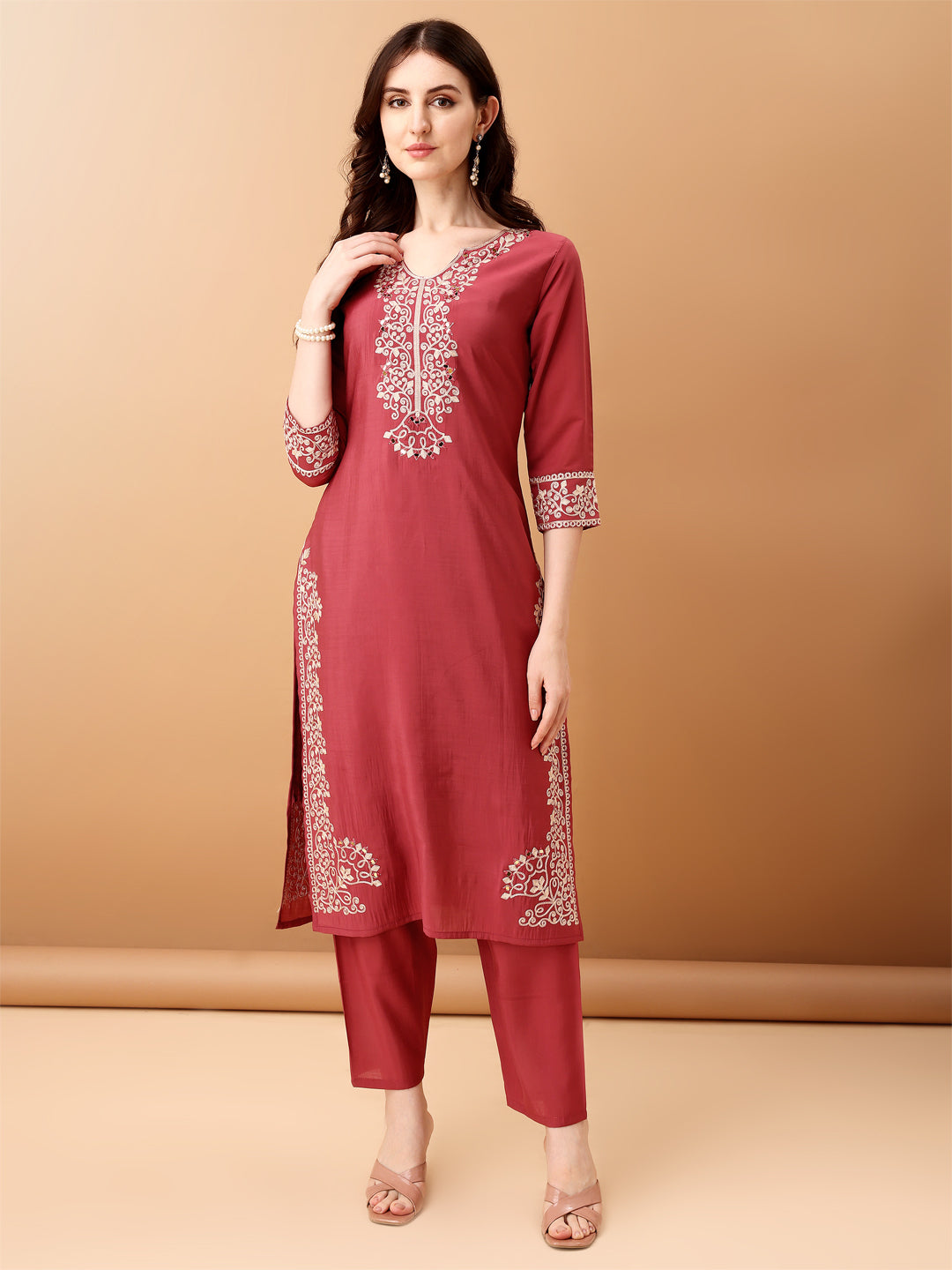 Embroidered kurta with pant & Embroidered Dupatta